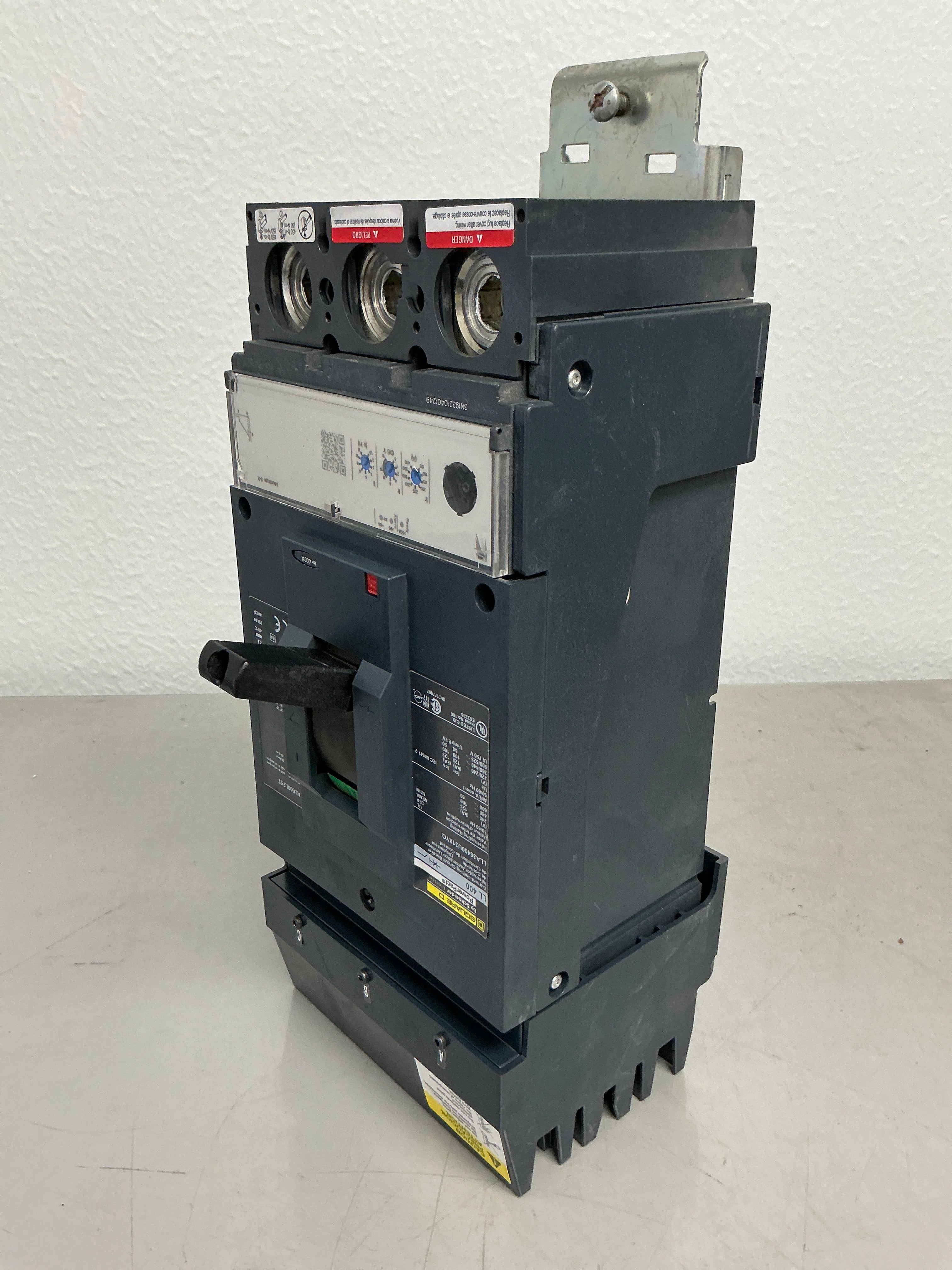 Used Square D LLA36400U31XYQ 3 pole, 400 Amps, 600 Volts LLA36400