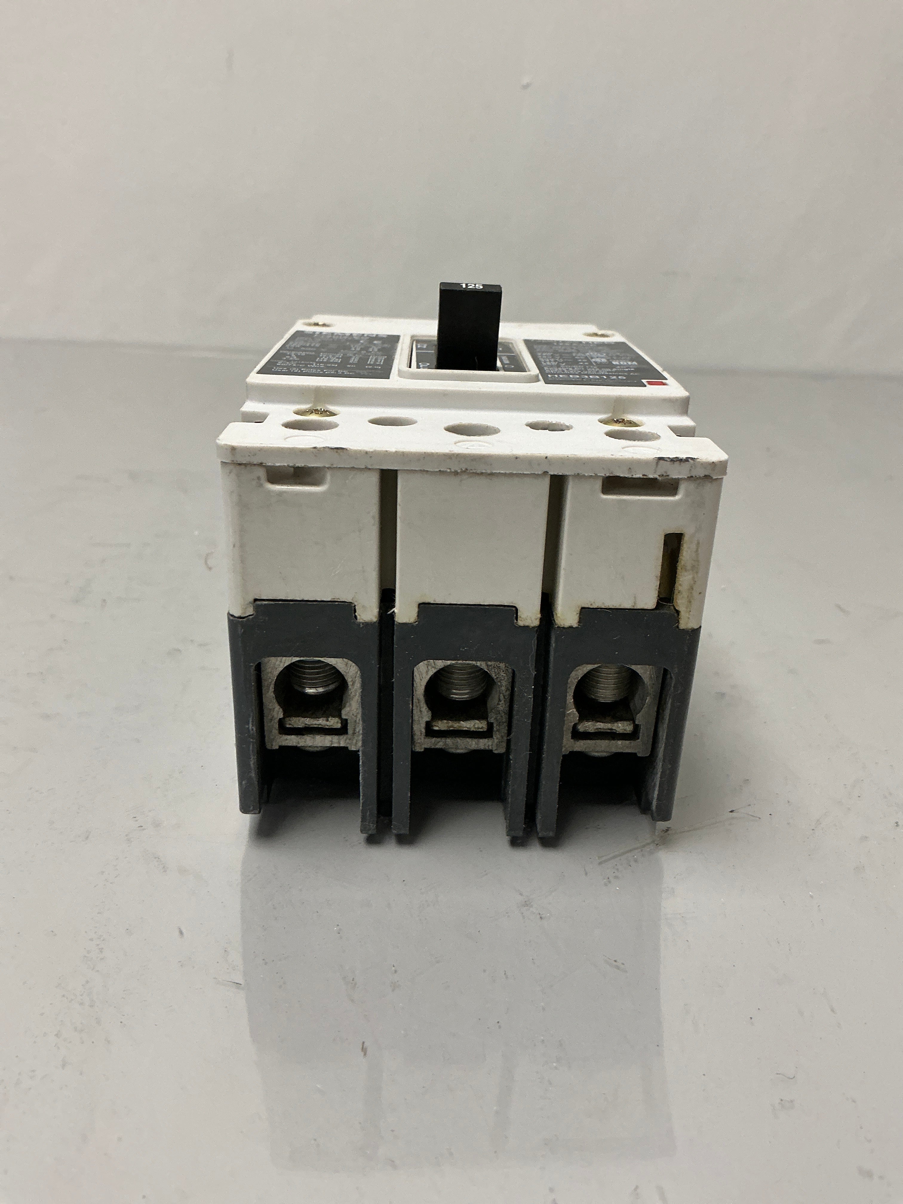 Used Siemens HEB3B125 3 Pole, 125 Amps, 600 Volts Circuit Breaker