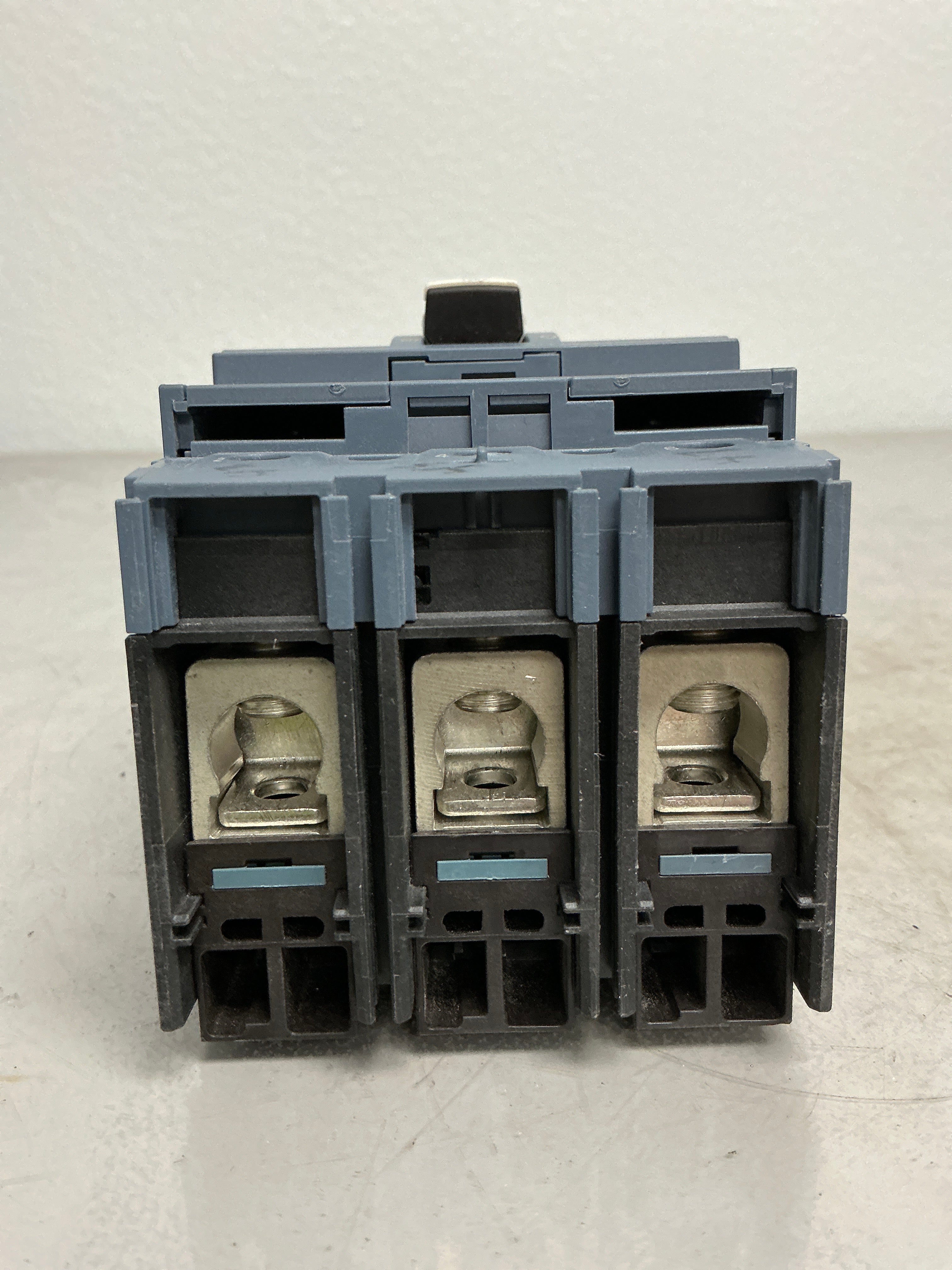 Used Siemens 3VA4112-4ED34-0AA0 3 Pole, 125 Amps, 480 Volts Circuit Breaker