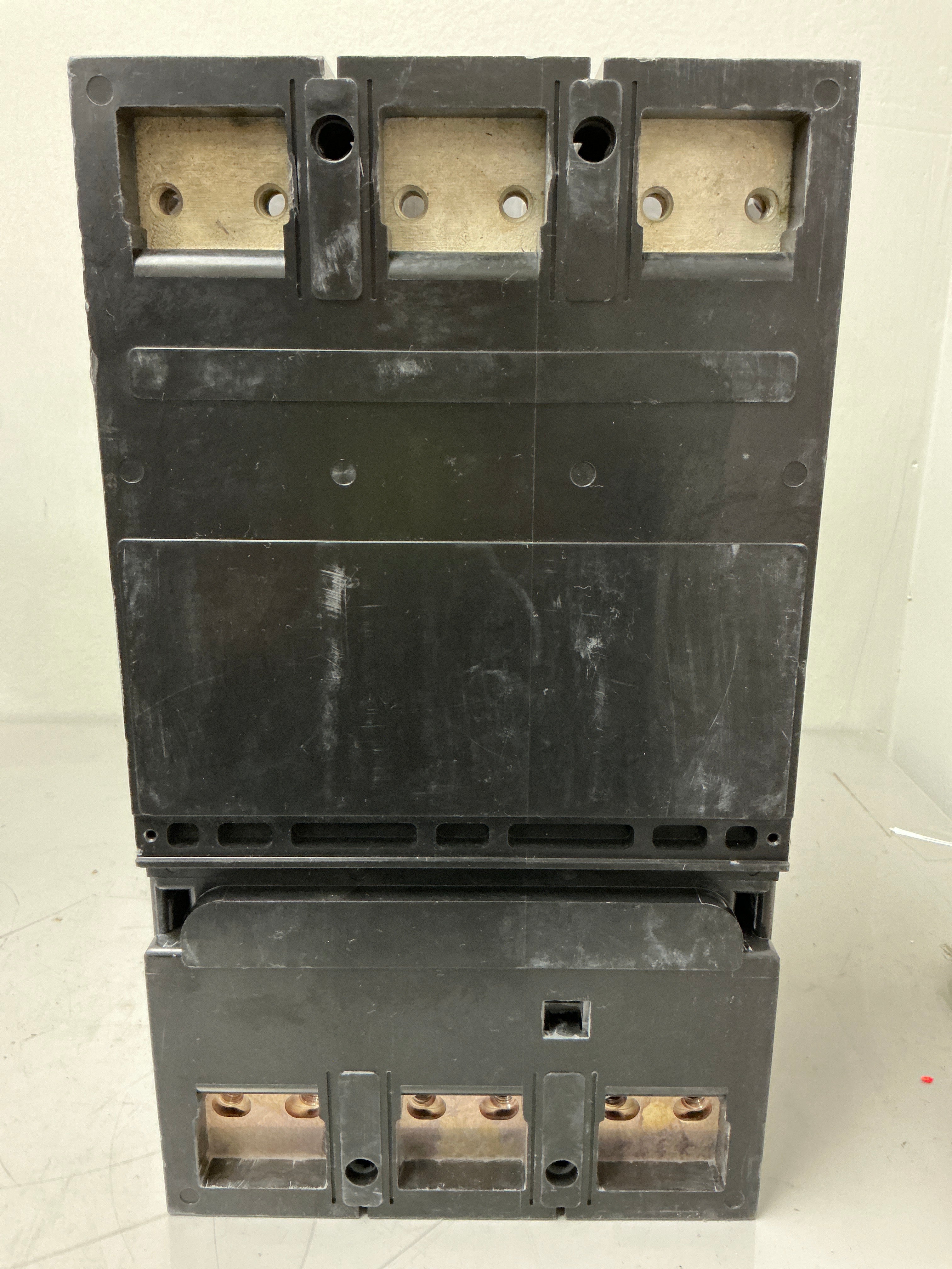 Siemens HMD63F800 3 Pole, 800 Amps, 600 Volts Circuit Breaker