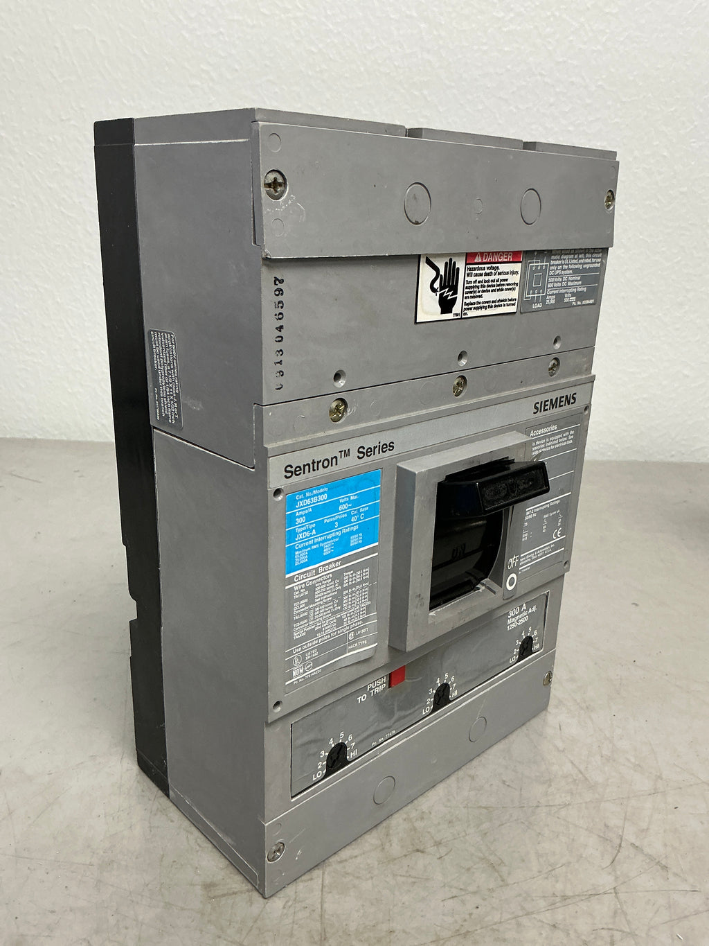 Used Siemens JXD63B300 3 Pole, 300 Amps, 600 Volts Circuit Breaker
