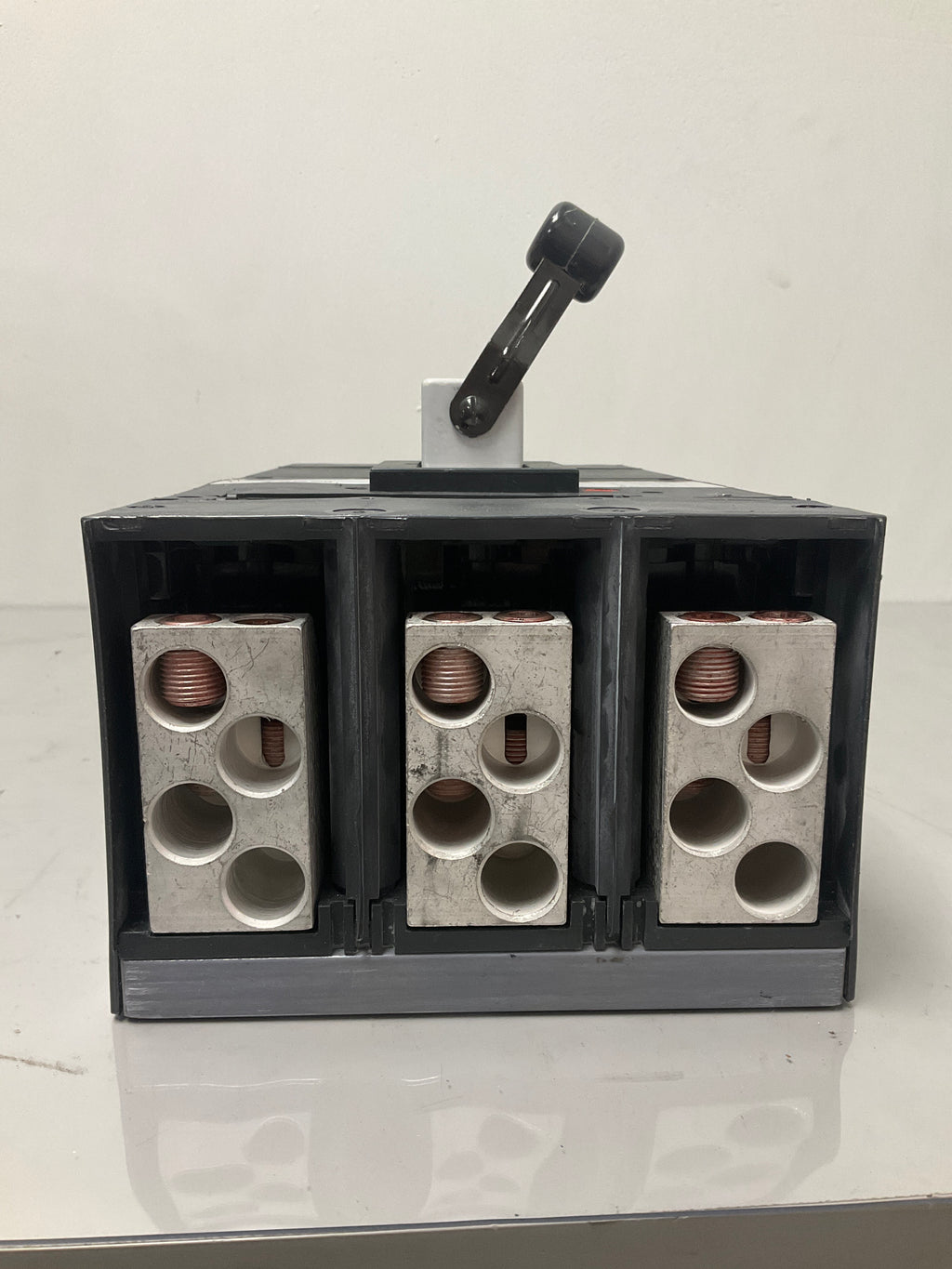 New SKLA36AT1200 3 Pole, 1200 Amps, 600 Volts Circuit Breaker
