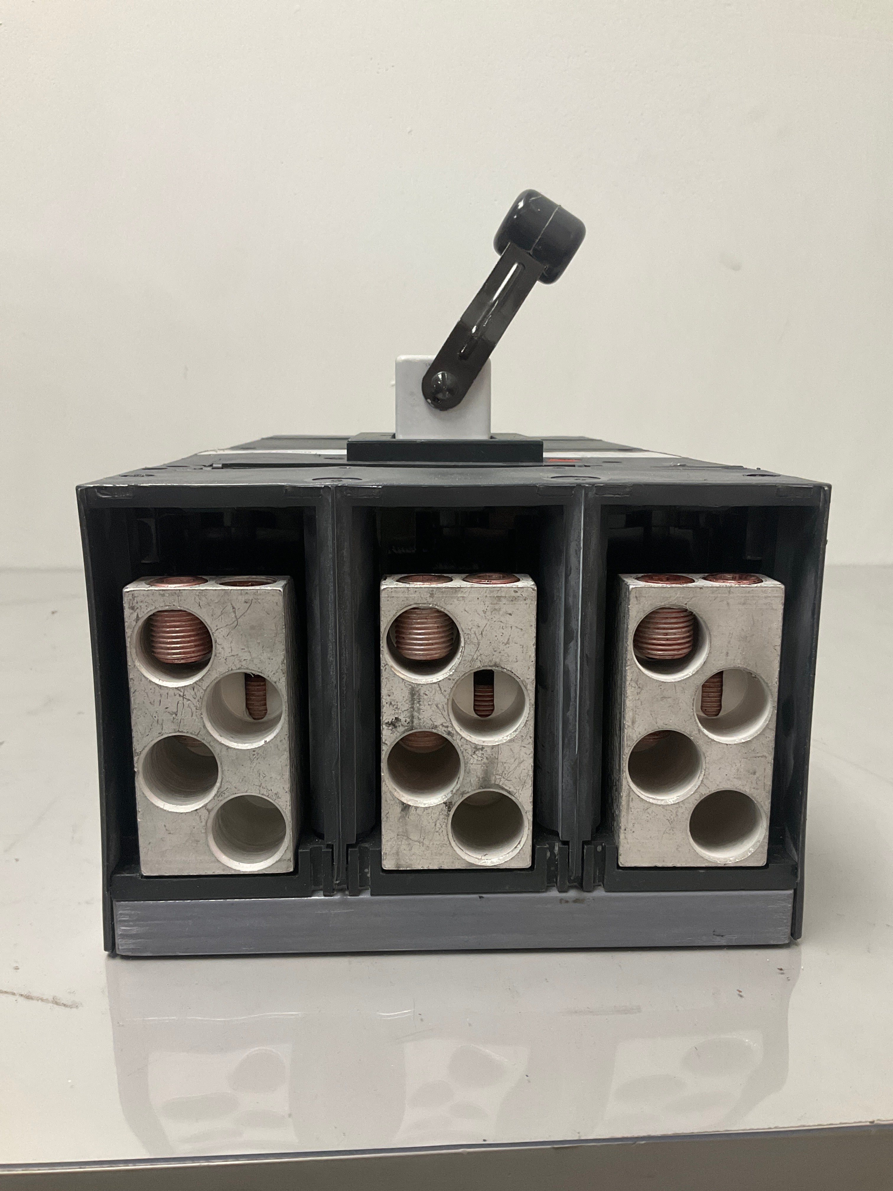 New SKLA36AT1200 3 Pole, 1200 Amps, 600 Volts Circuit Breaker