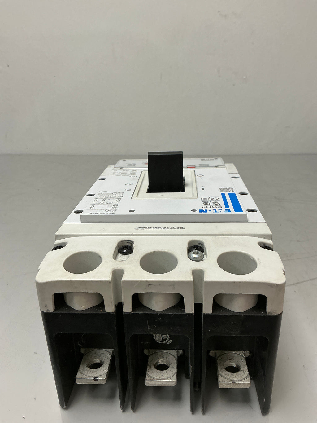 Used Eaton PDG33M0300TFAN, 3 Pole, 300 , Amps, 600 Volts Circuit Breaker