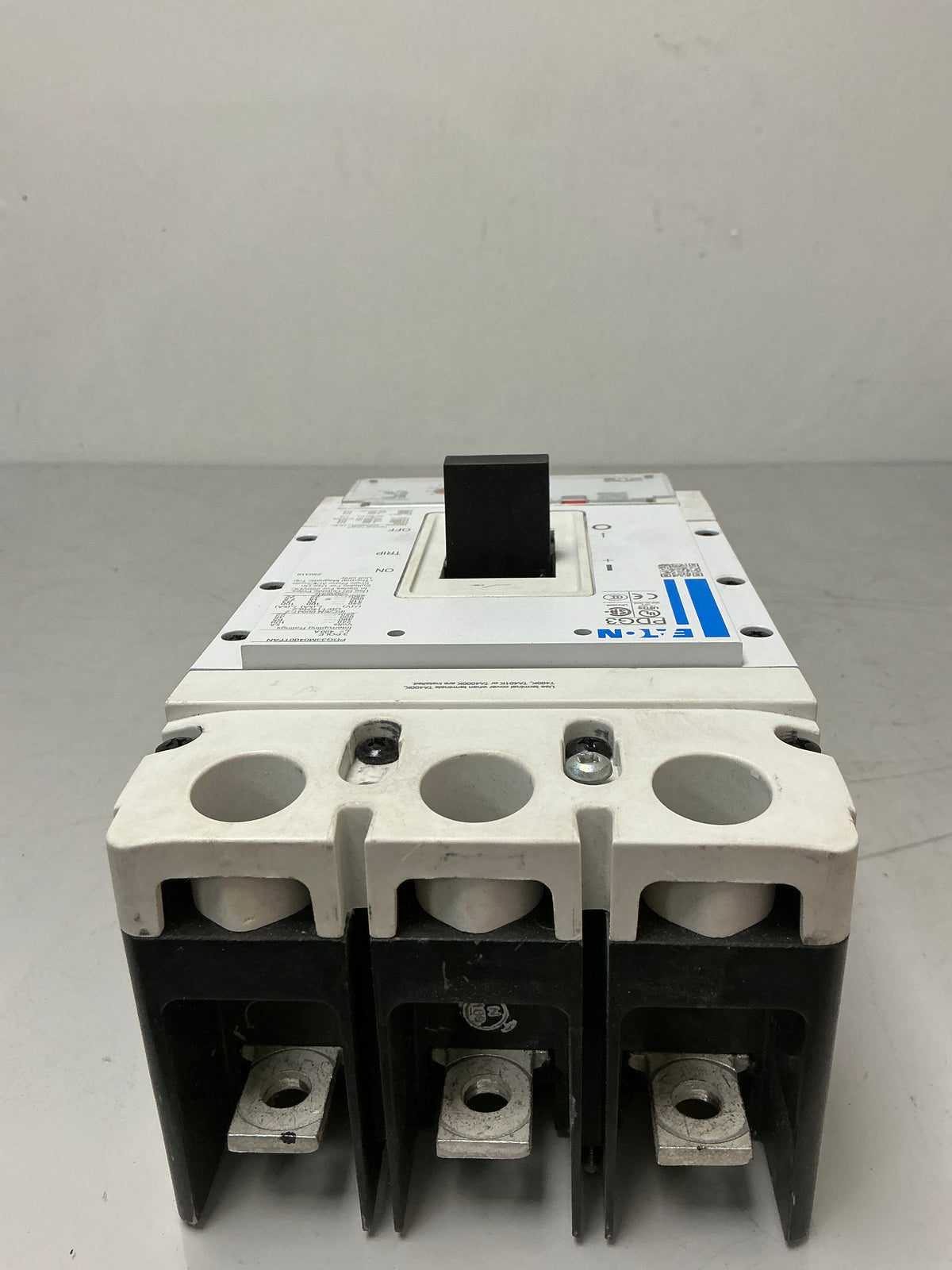 Used Eaton PDG33M0300TFAN, 3 Pole, 300 , Amps, 600 Volts Circuit Breaker
