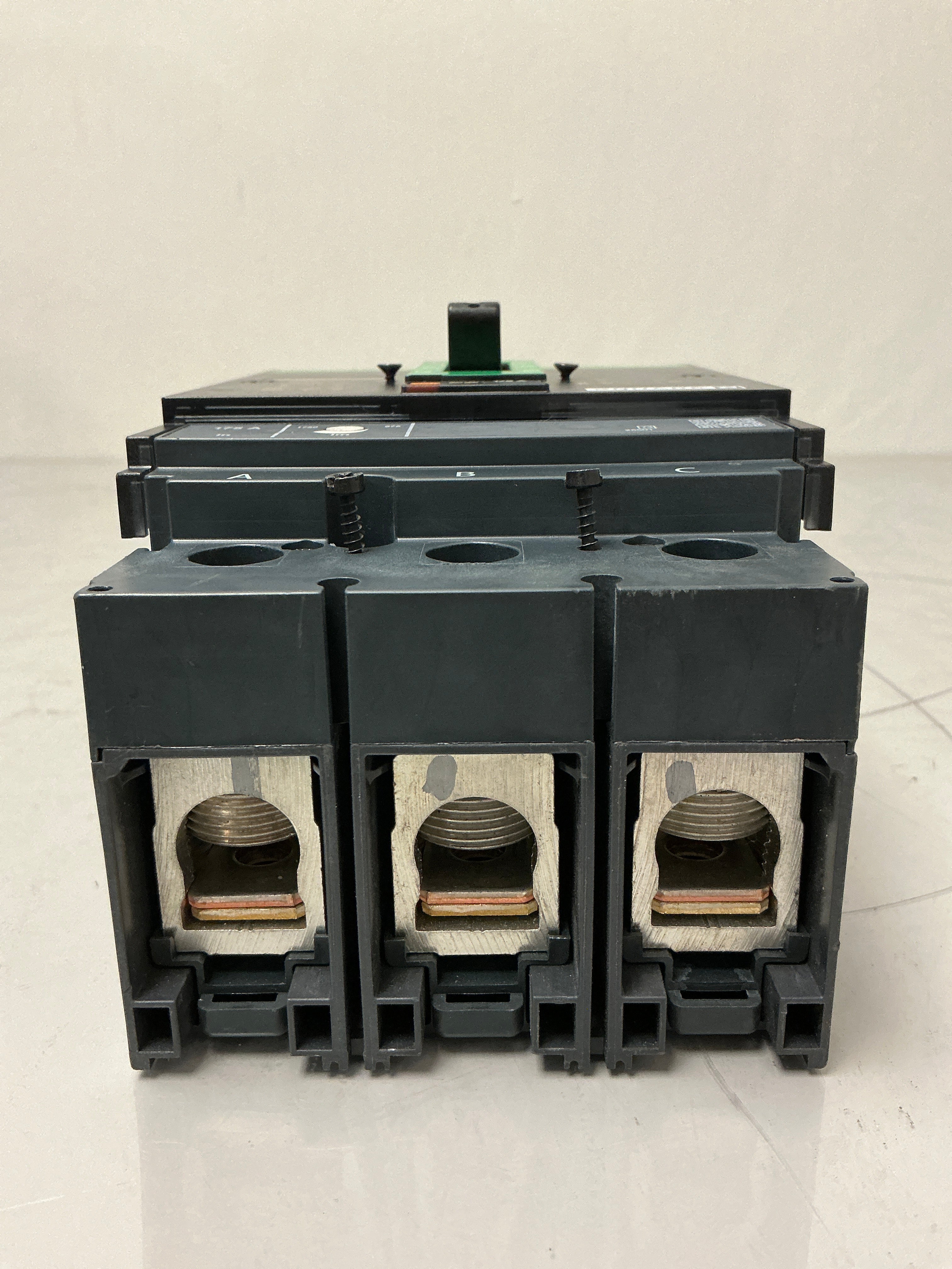 New Square D PARTS ONLY JJA36175 3 Pole, 175 Amps, 600 Volts Circuit Breaker