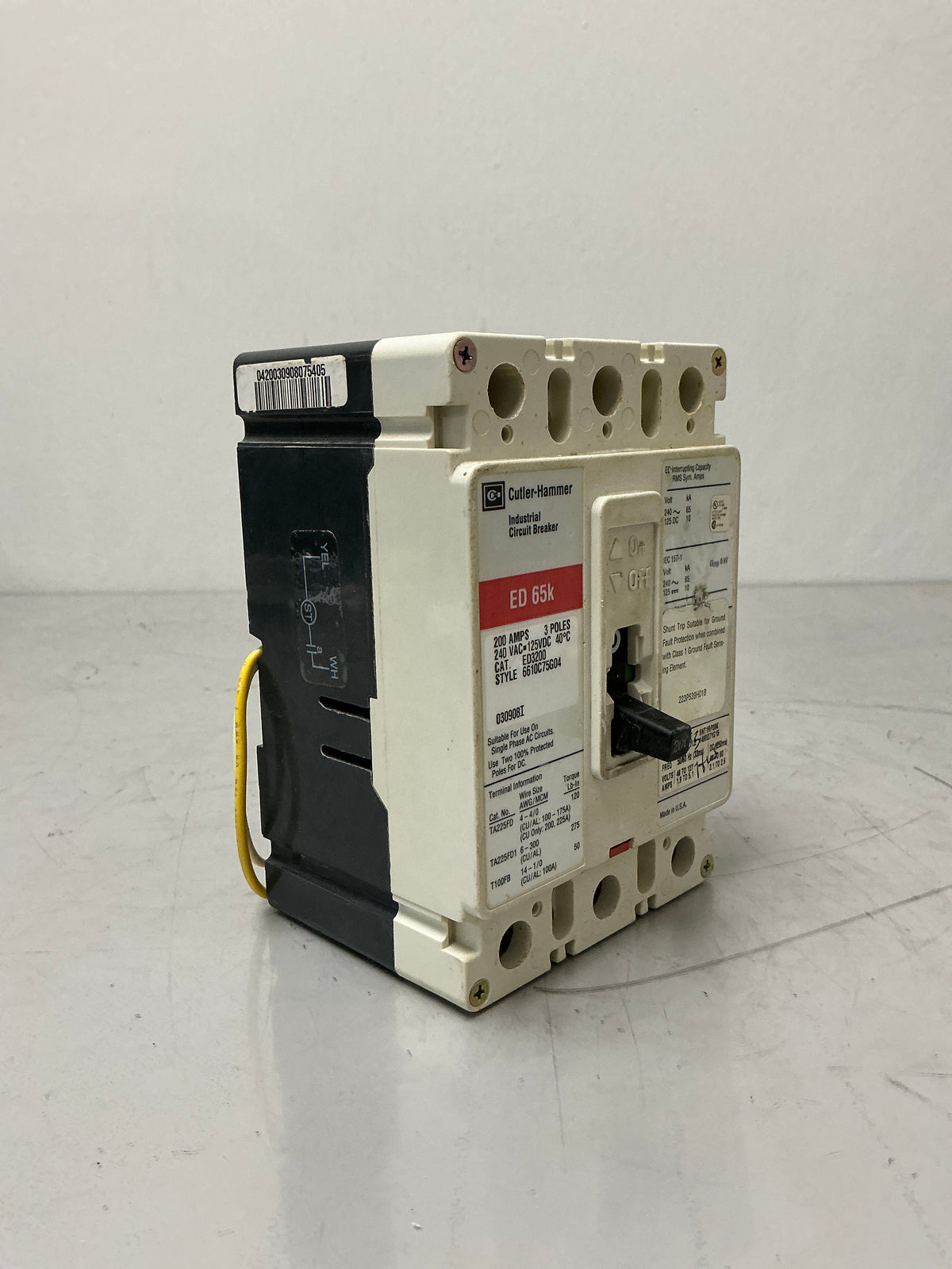 Used Cutler-Hammer ED3200 Whit Shunt trip 3 Pole, 200 Amps, 240 Volts Circuit Breaker