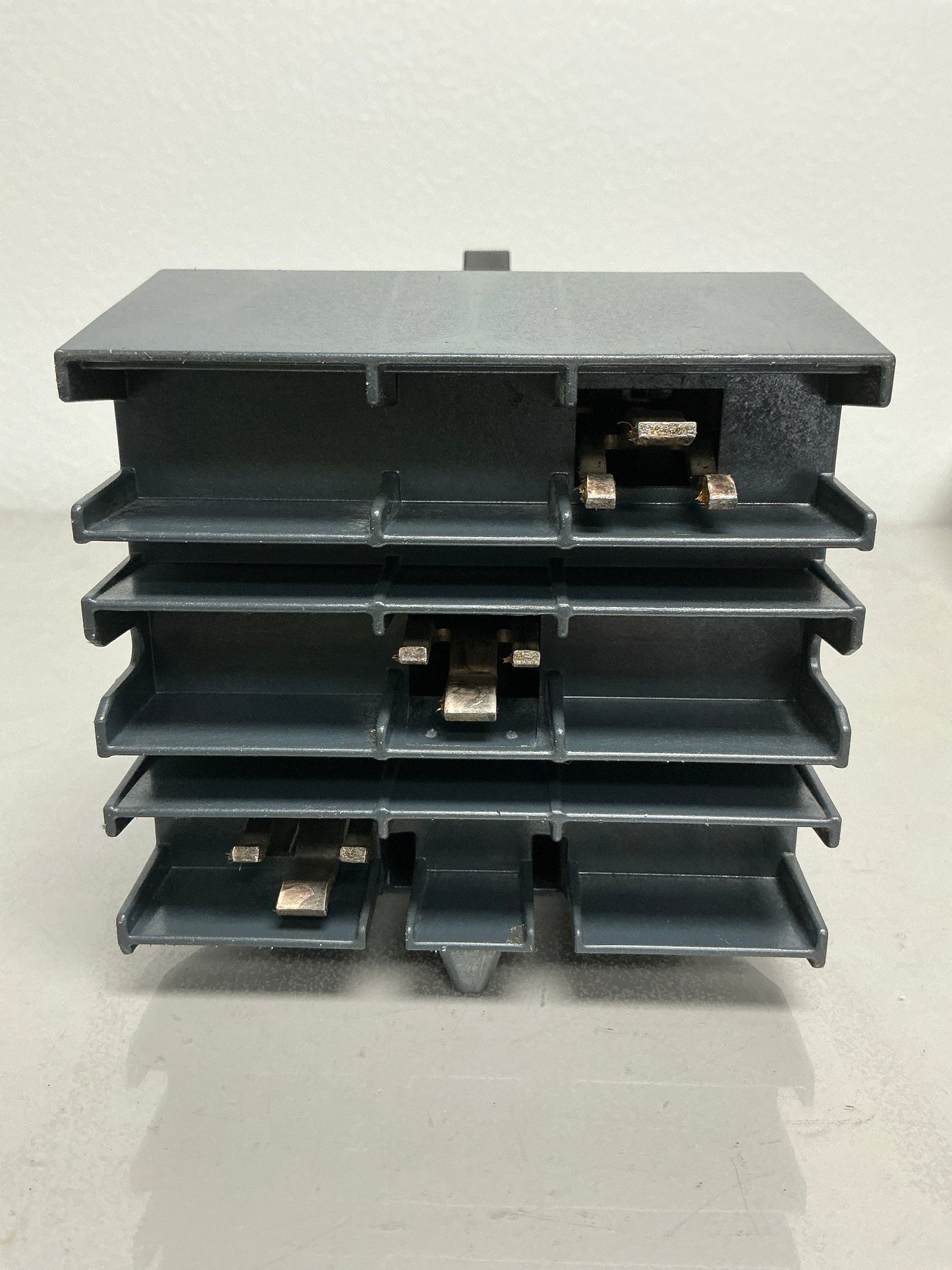 *CHIPPED* Used BGA36025 3 Pole, 600 Volts, 25 Amps