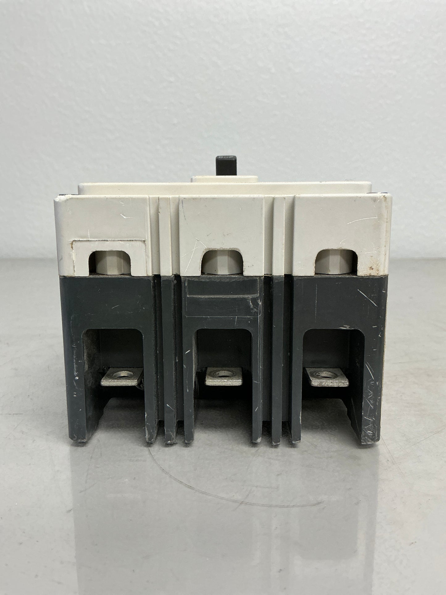 Used Eaton EDS3200BP10 3 Pole, 200 Amps, 240 Volts