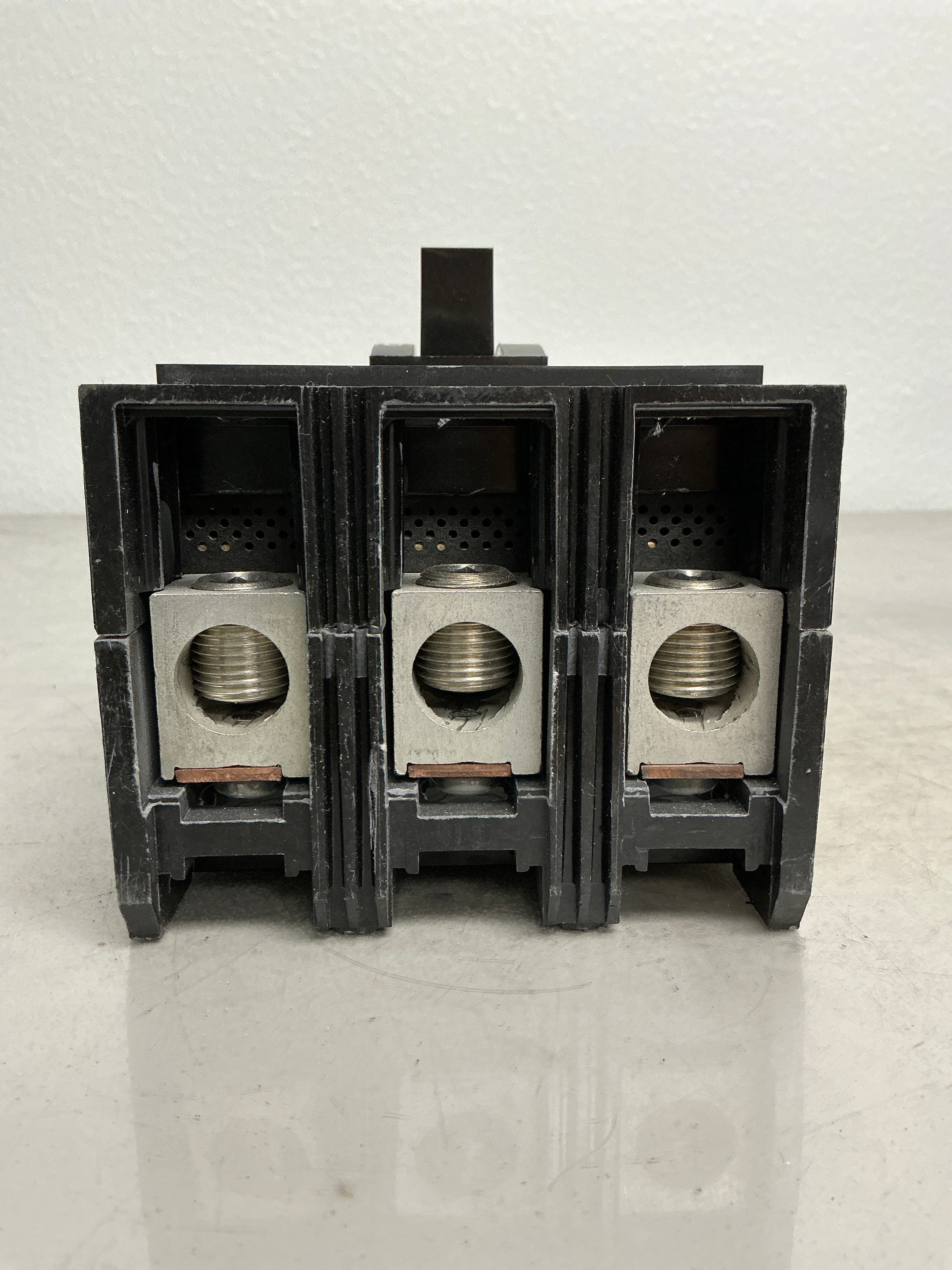 Used Square D KAL36250 3 Pole, 250 Amps, 600 Volts Circuit Breaker