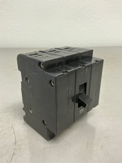 *CHIPPED* Used EH34040 3 Pole, 40 Amps, 480 Volts