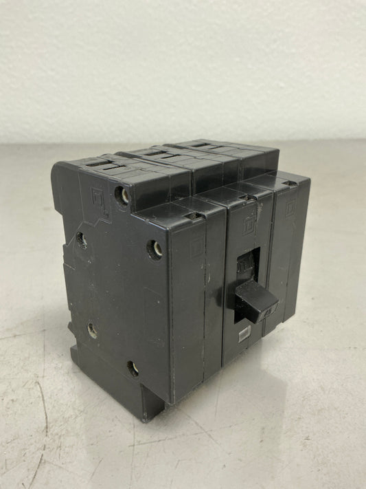 *CHIPPED* Used EH34040 3 Pole, 40 Amps, 480 Volts