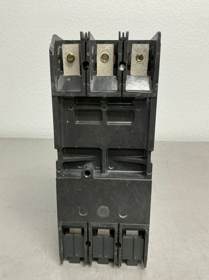 *CHIPPED* Used SFHA36AT0250 3 Pole, 250 Amps, 600 Volts