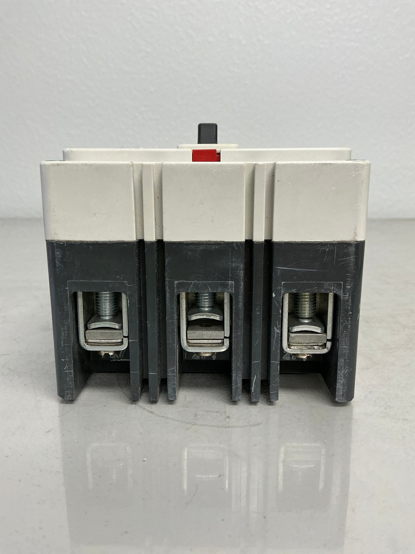 *CHIPPED* Used Eaton HFD3100BP10 3 Pole, 100 Amps, 600 Volts