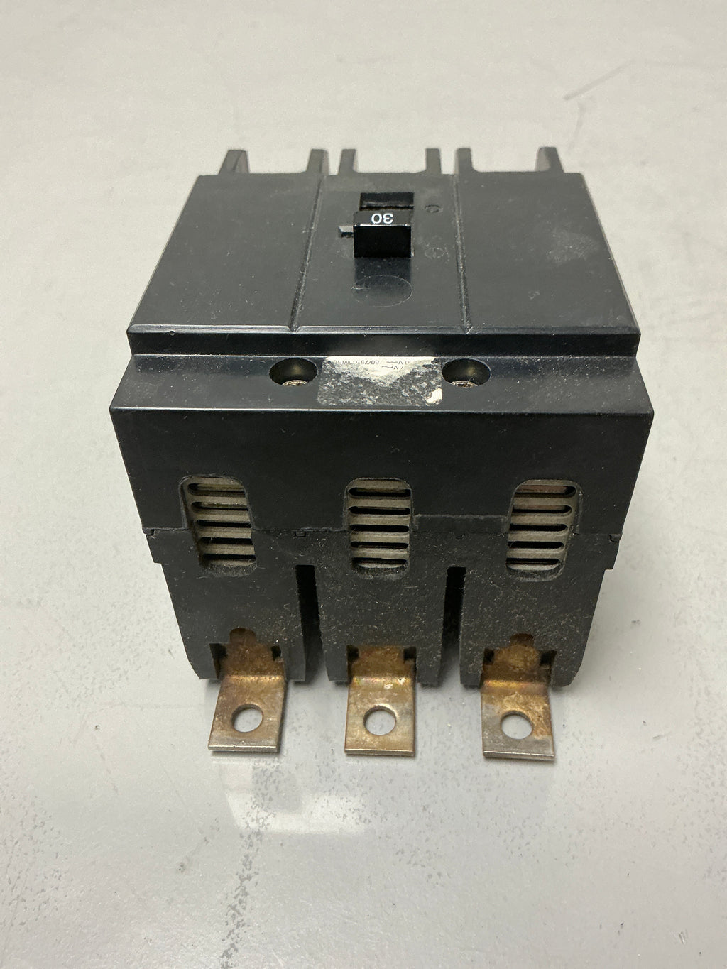 Used Cutler hammer GHB3030 3 Pole, 30 Amps, 480 Volts Circuit Breaker