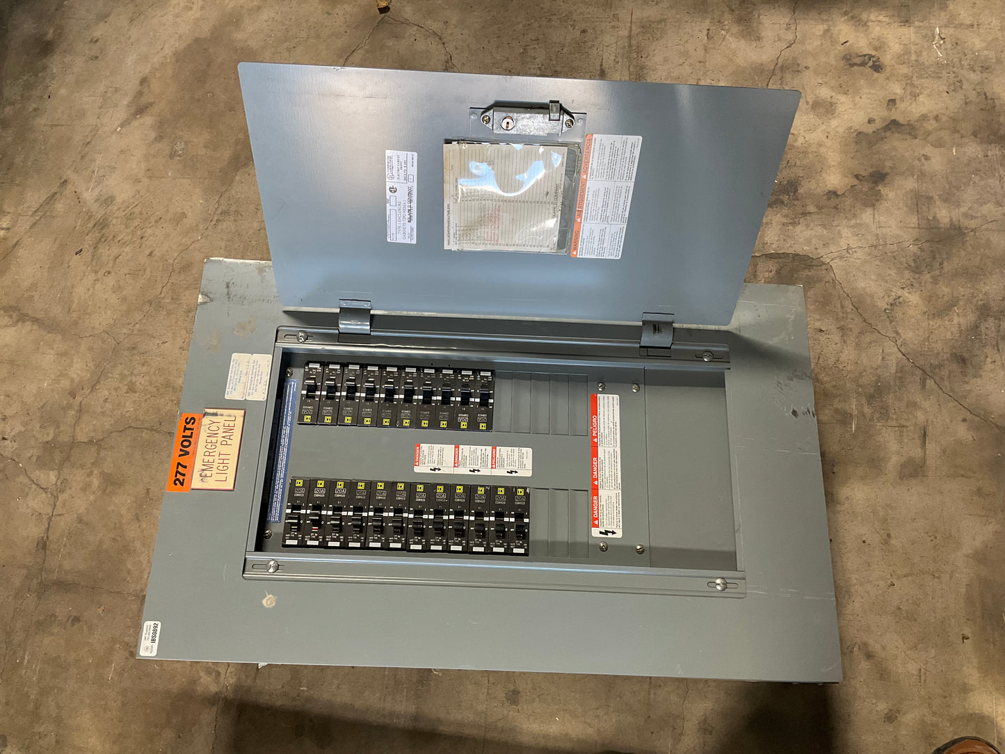 Used Square D Panelboard NF430L1 480/277 Volt 125 Amp 3 Phase 3 Wire Main Lug indoor (item#p17)