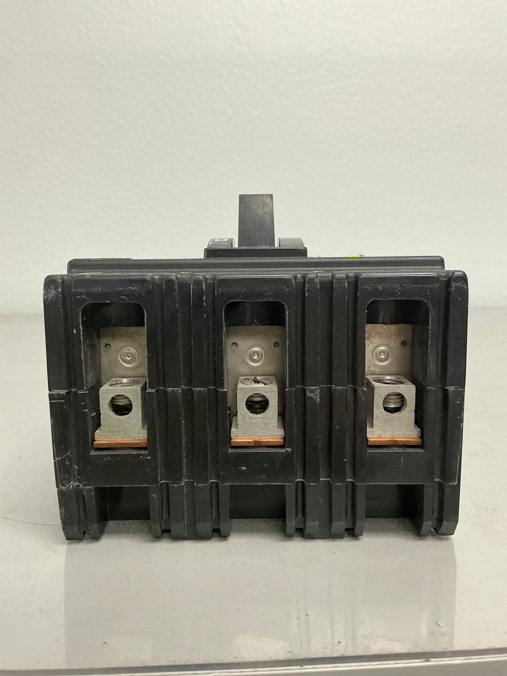 *CHIPPED* Used Square D FAL3603015M 3 Pole, 30 Amps, 600 Volt