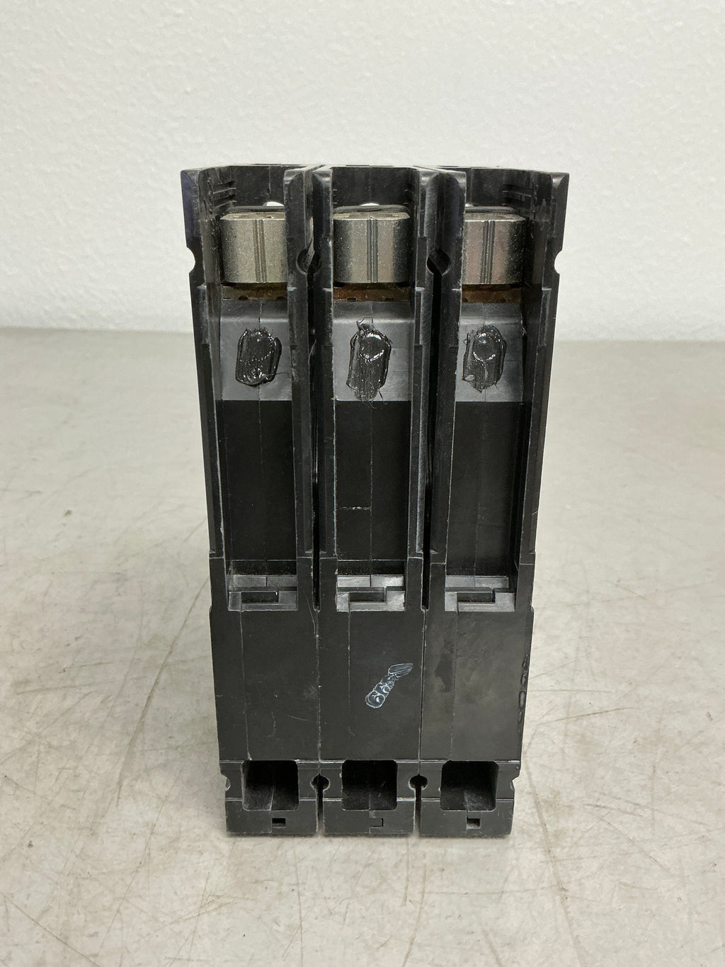 Used Siemens HED43B060 3 Pole, 60 Amps, Circuit Breaker