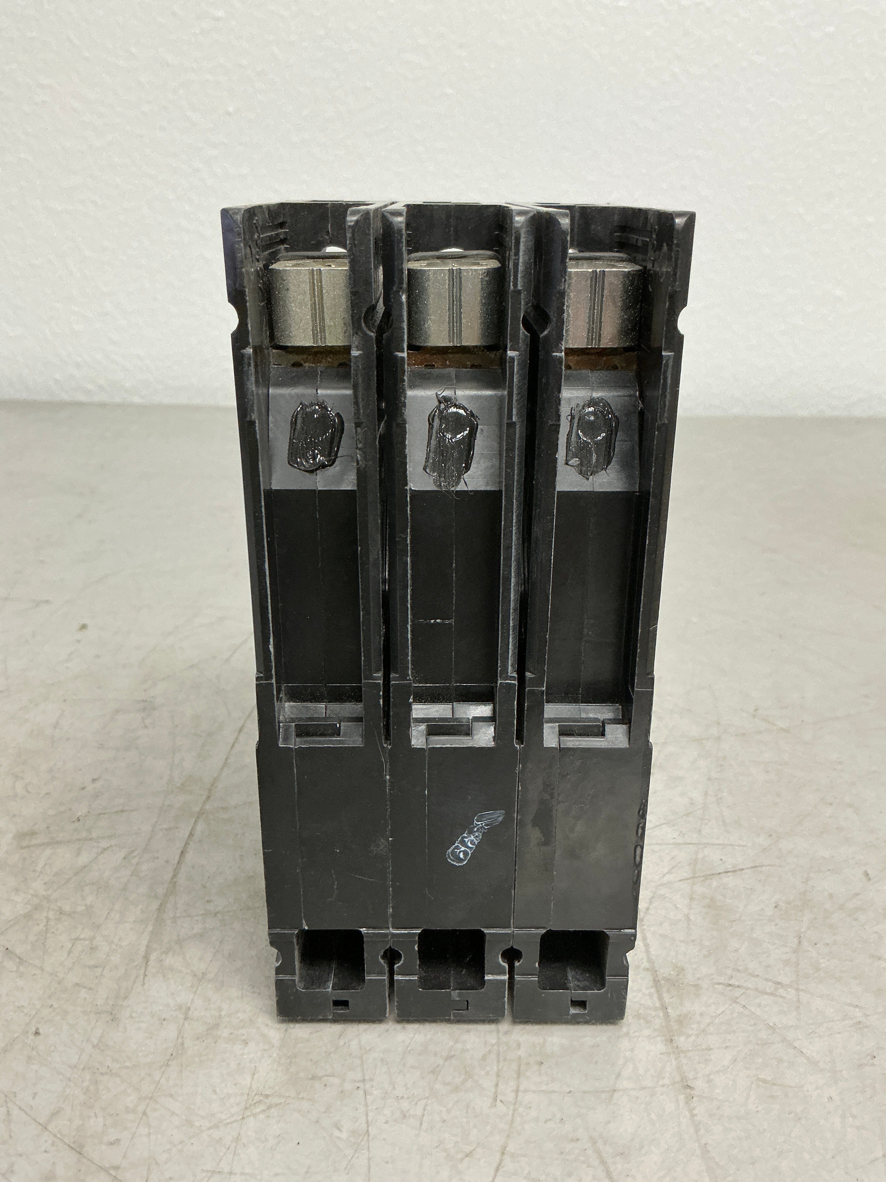 Used Siemens HED43B060 3 Pole, 60 Amps, Circuit Breaker