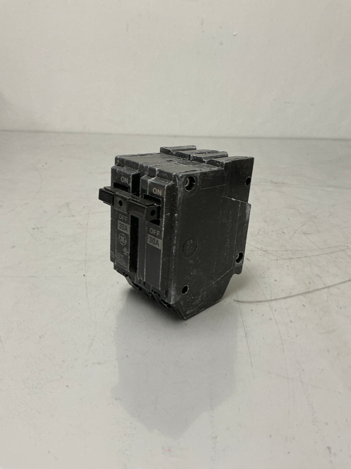 New GE THQL2130 2 Pole, 30 Amps, 240 Volts Circuit Breaker