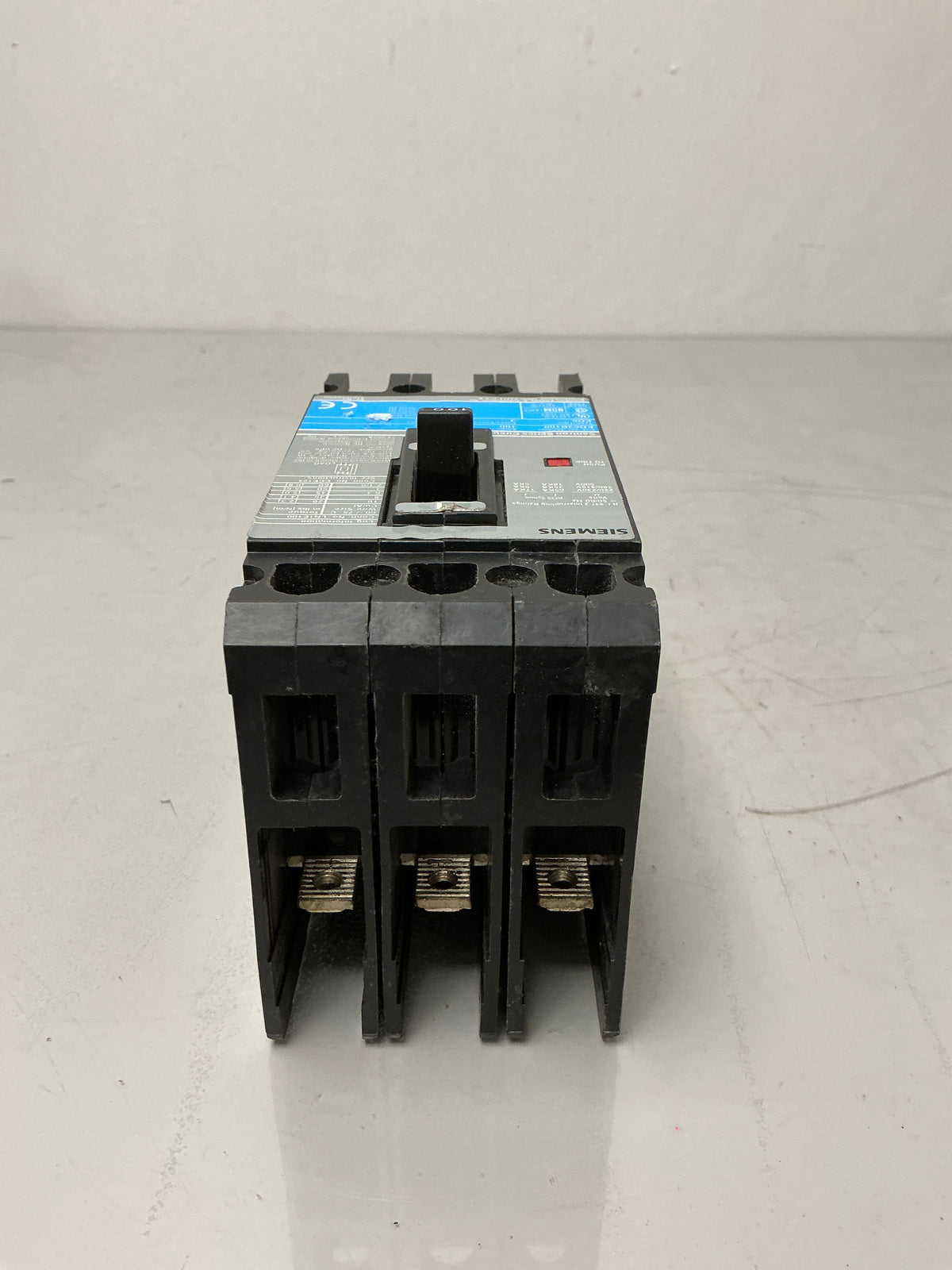 Used Siemens ED63B100 3 Pole, 100 Amps, 600 Volts Circuit Breaker