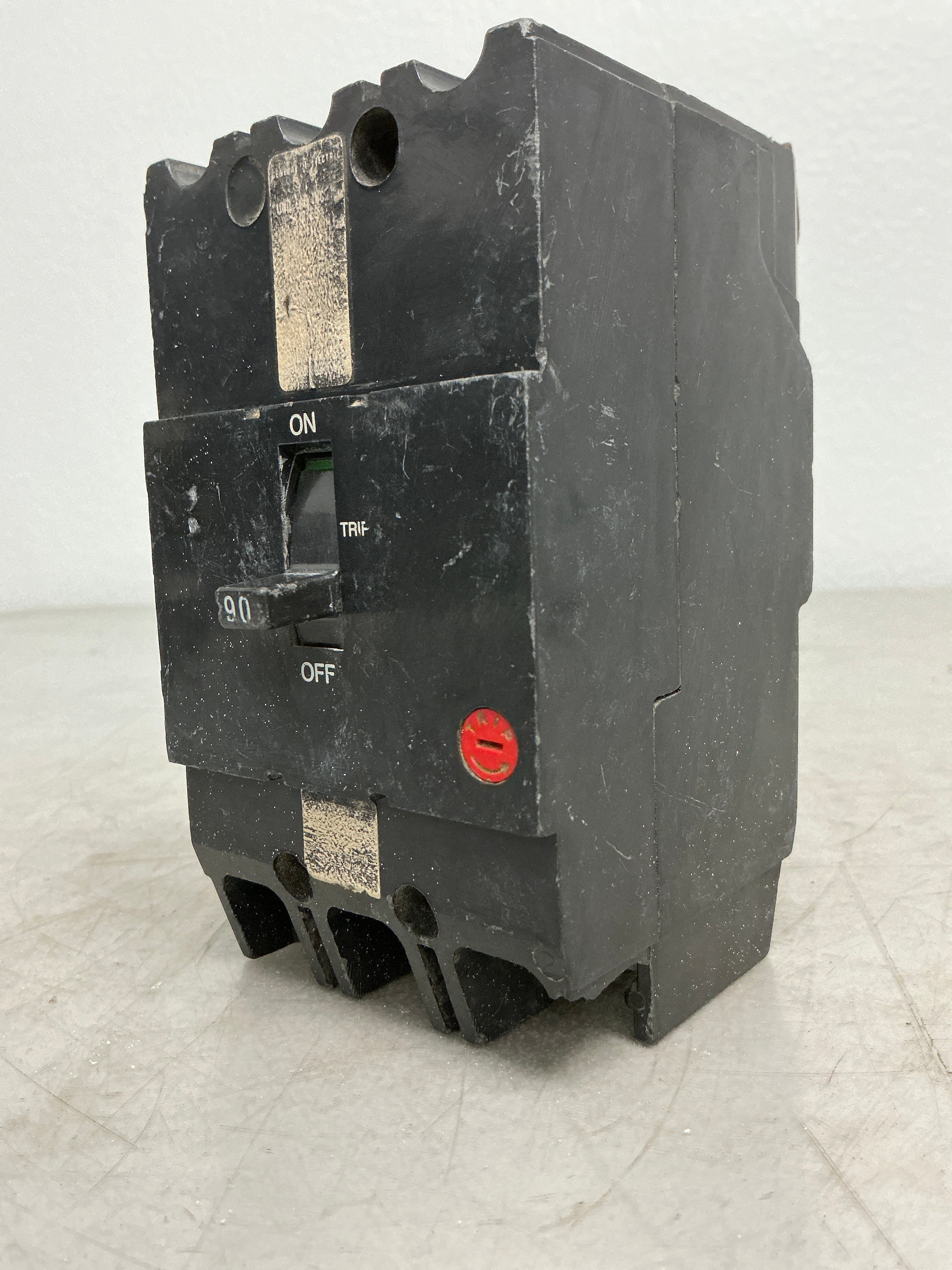 *CHIPPED* Used TEY390 3 Pole, 90 Amps, 480 Volts Circuit Breaker