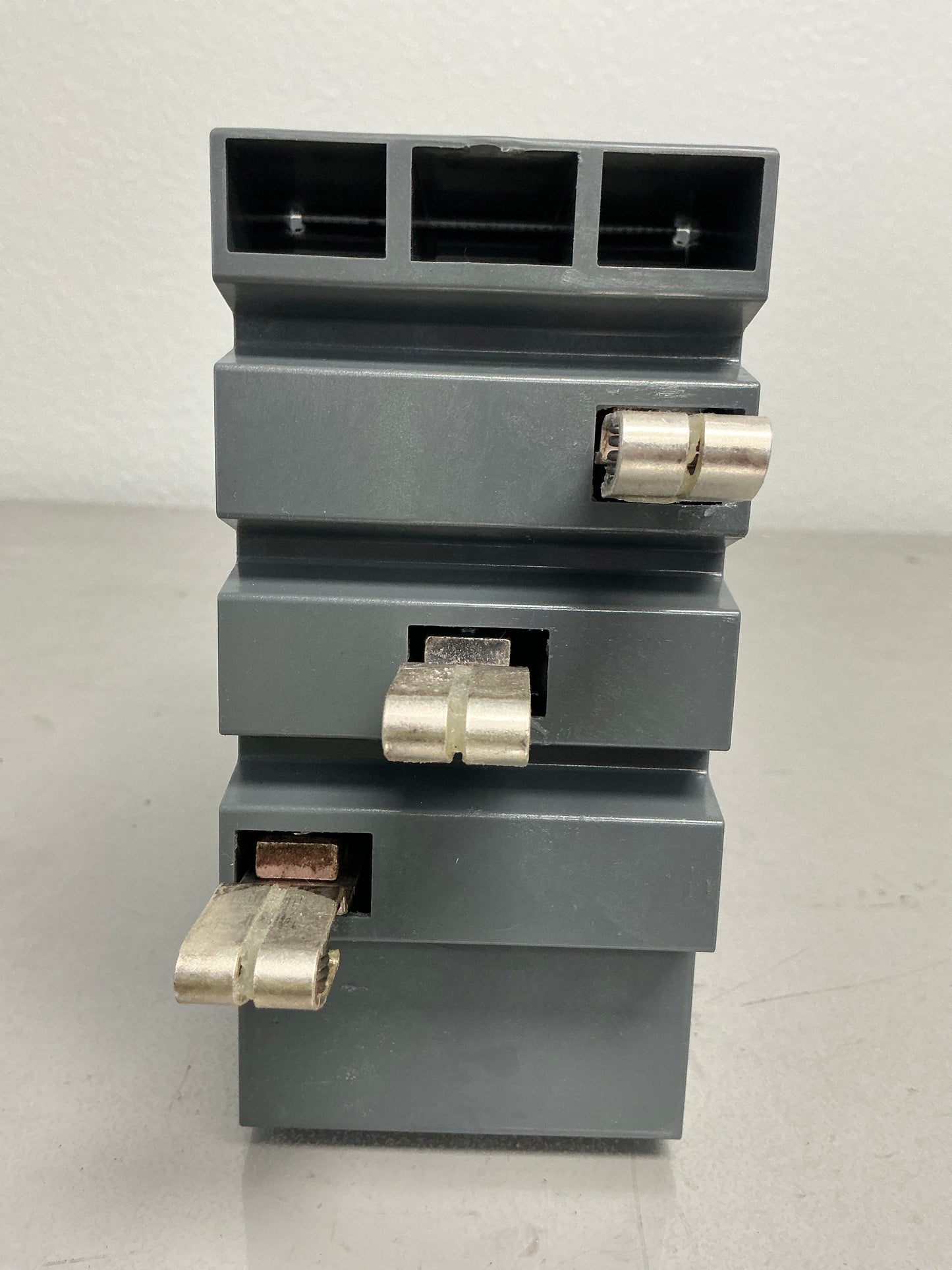 New ABB XT1HU3100AYD000XXX 100 Amps, 3 Poles, Breaker