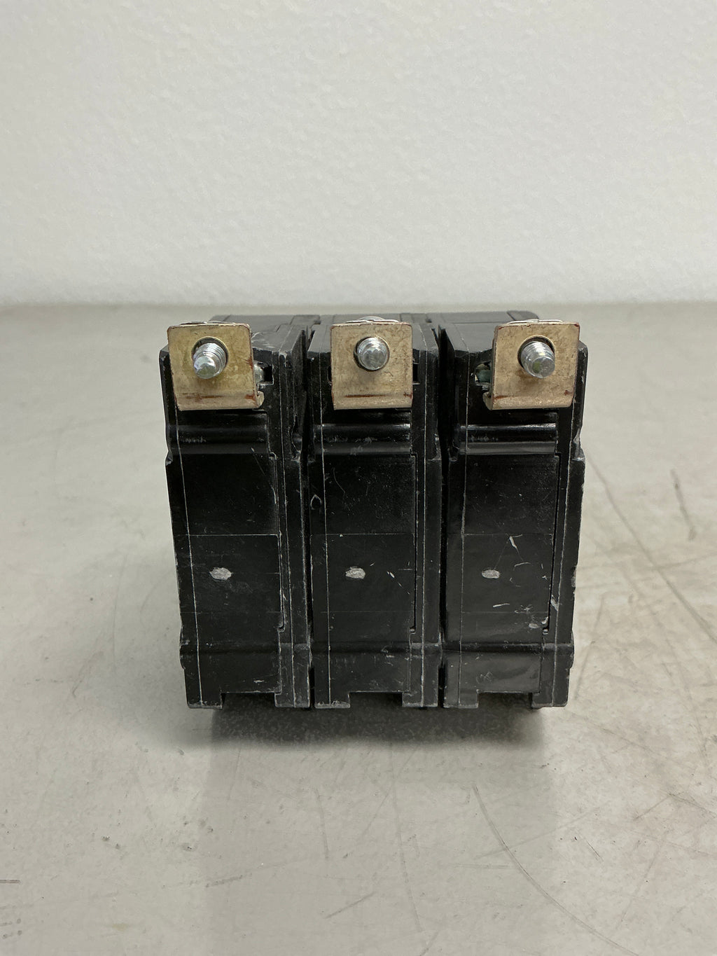 Used THHQB32050 3 Pole, 50 Amps, 240 Volts