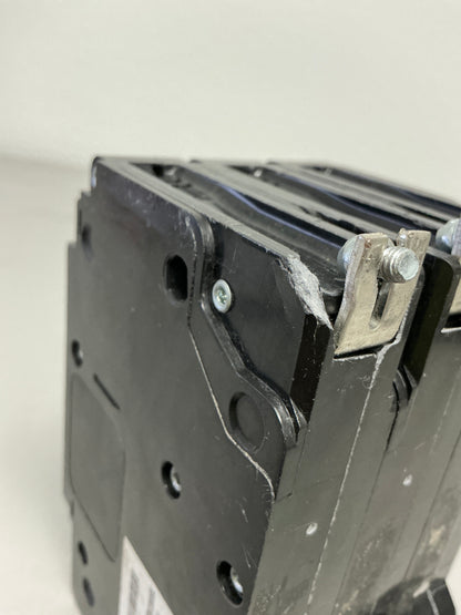 **CHIPPED* Used Square D EDB34125 3 Pole, 125 Amps, 480/277 Volt