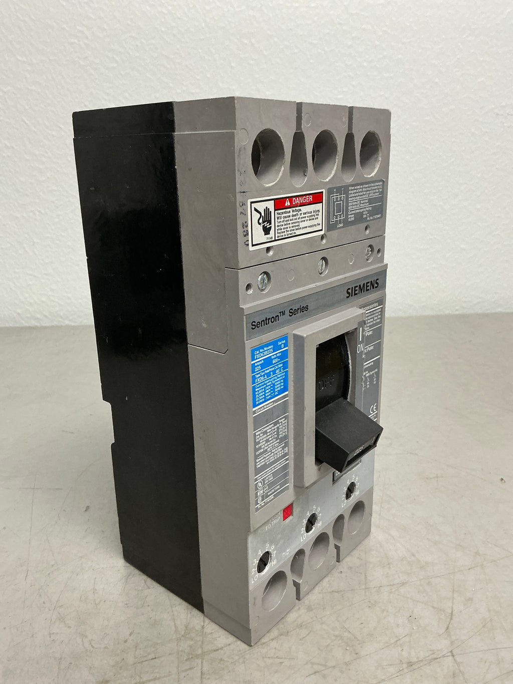 Used Siemens FXD63B225 3 Pole, 225 Amps, 600 Volts Circuit Breaker