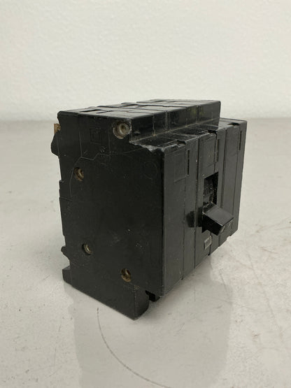 *CHIPPED* Used Square D EH34020 3 Pole, 20 Amps, 480 Volts