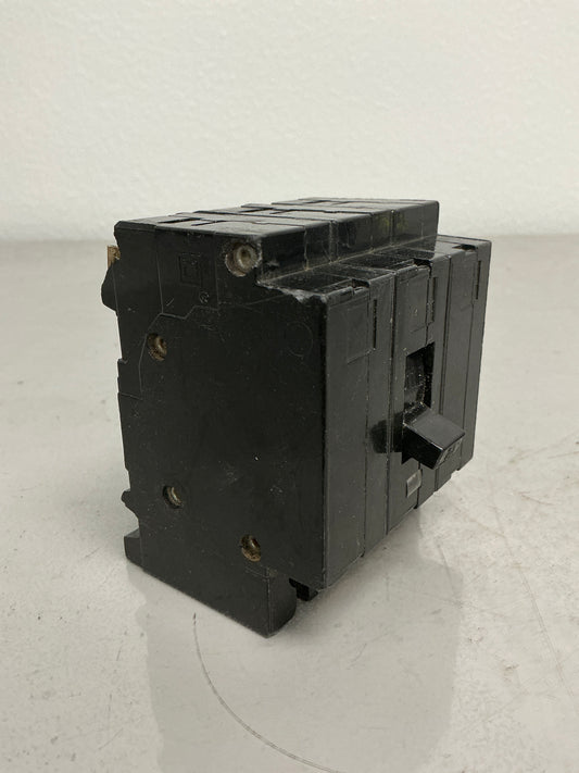 *CHIPPED* Used Square D EH34020 3 Pole, 20 Amps, 480 Volts