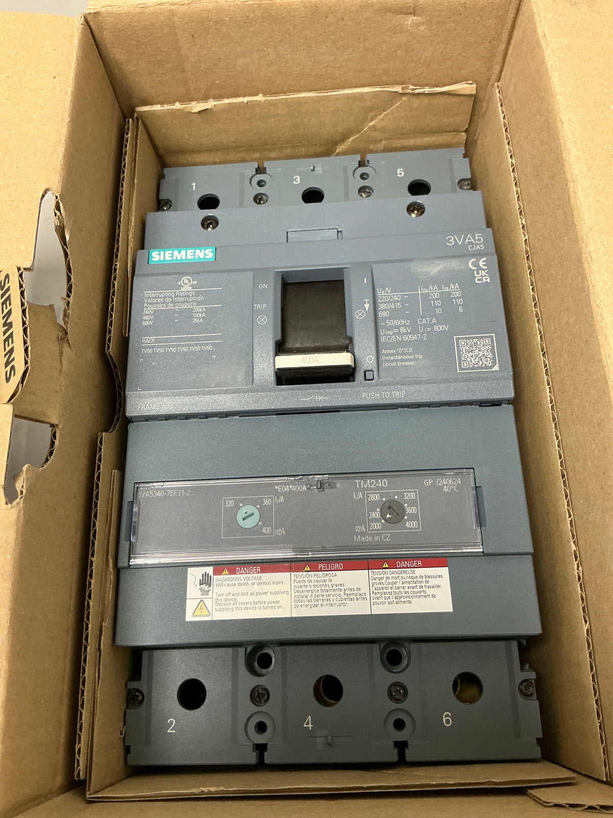 New Siemens 3VA5340-7EF31-2AA0 3 Pole, 400 Amps, 600 Volts Circuit Breaker