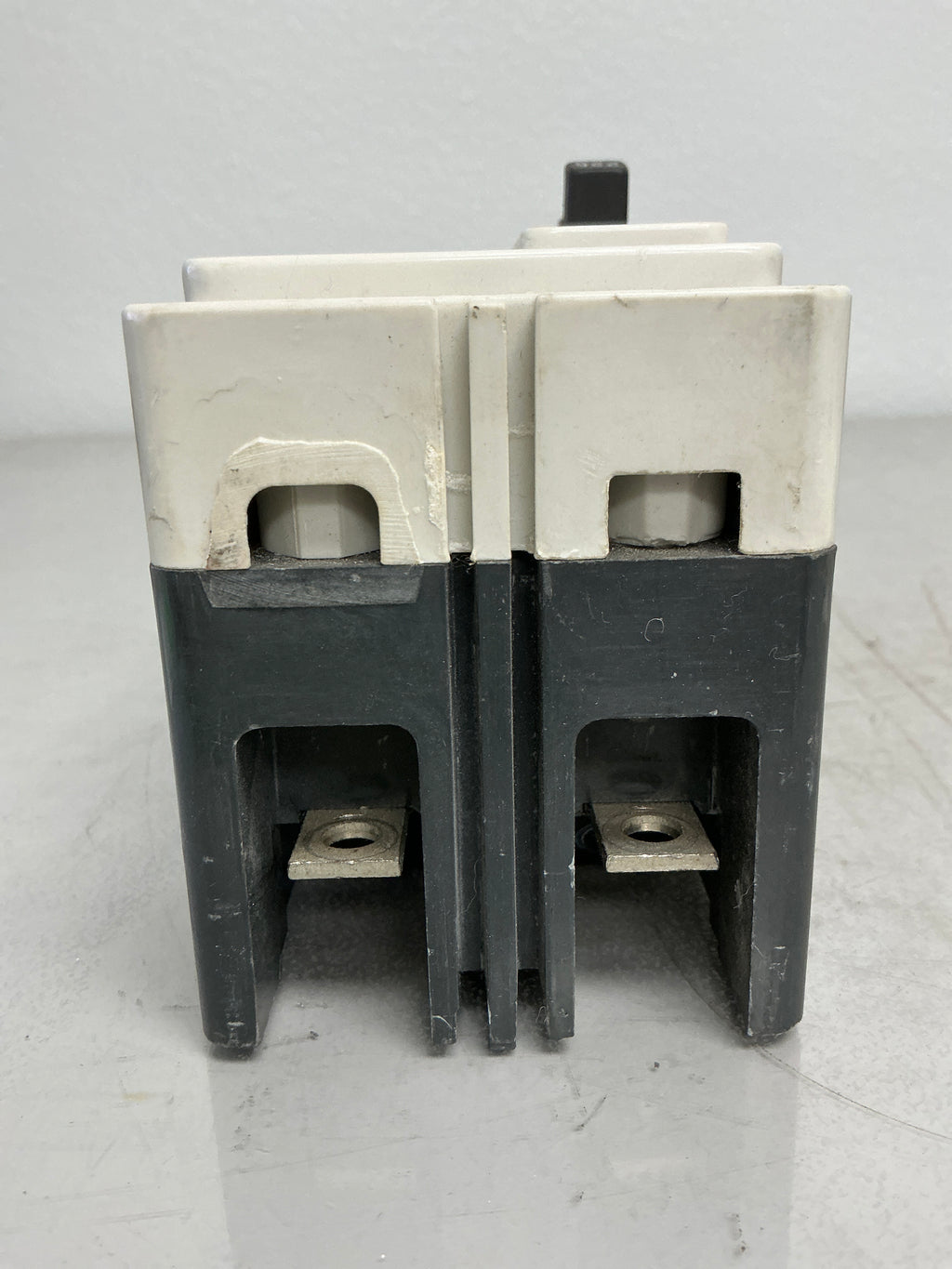 Used Eaton ED2225L 2 Poles, 225 Amps, 240 Volts