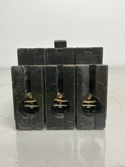 *CHIPPED* Used Square D EH34020 3 Pole, 20 Amps, 480 Volts