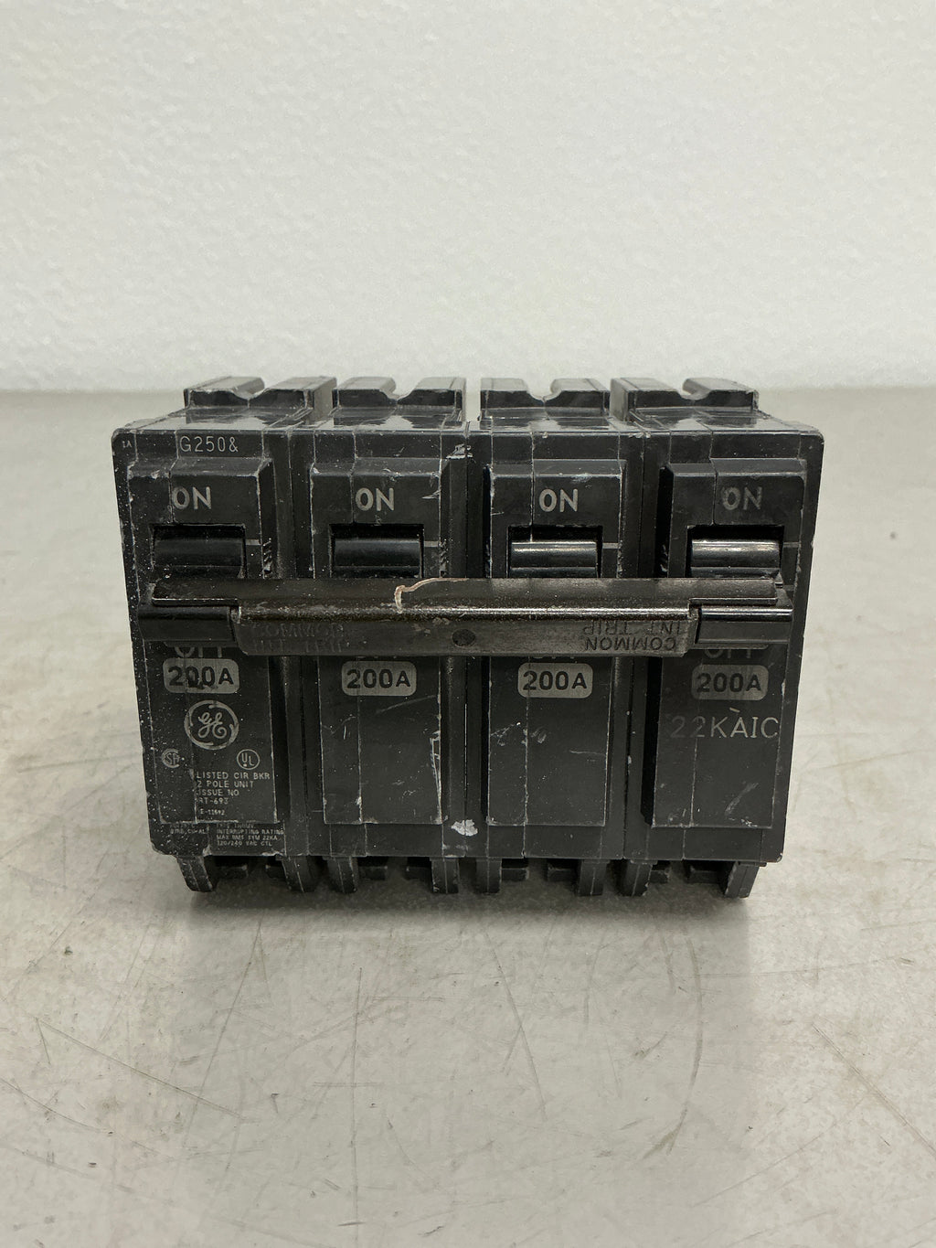 Used THQMV200 2 Poles, 200 Amps, 240 Volts