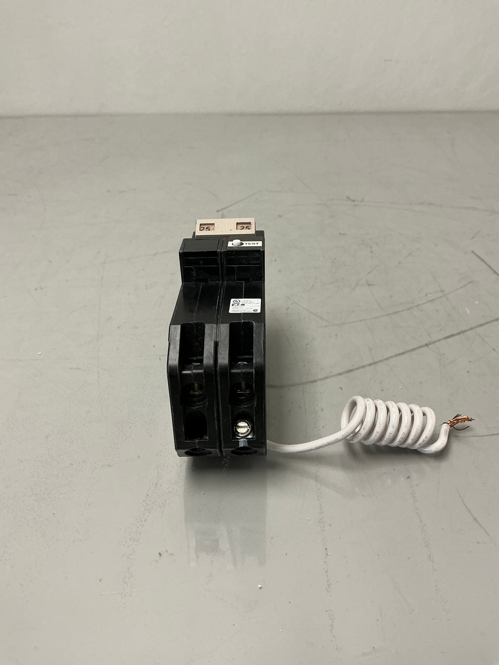 New Eaton CHN225GF 2 Pole, 25 Amps, 120/240 Volt Circuit Breaker