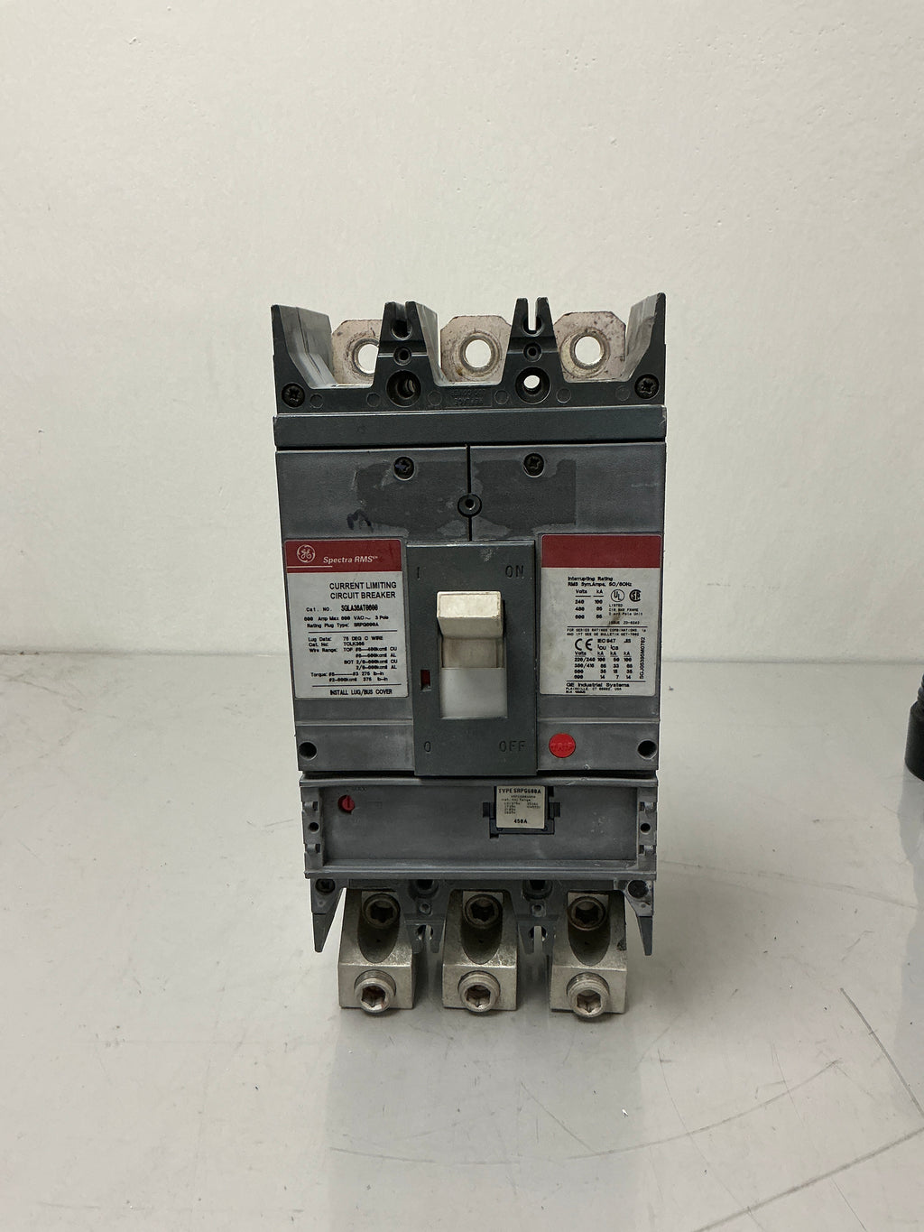 Used GE SGLA36AT0600 3 Pole, 600 Amps, 600 Volts Circuit Breaker