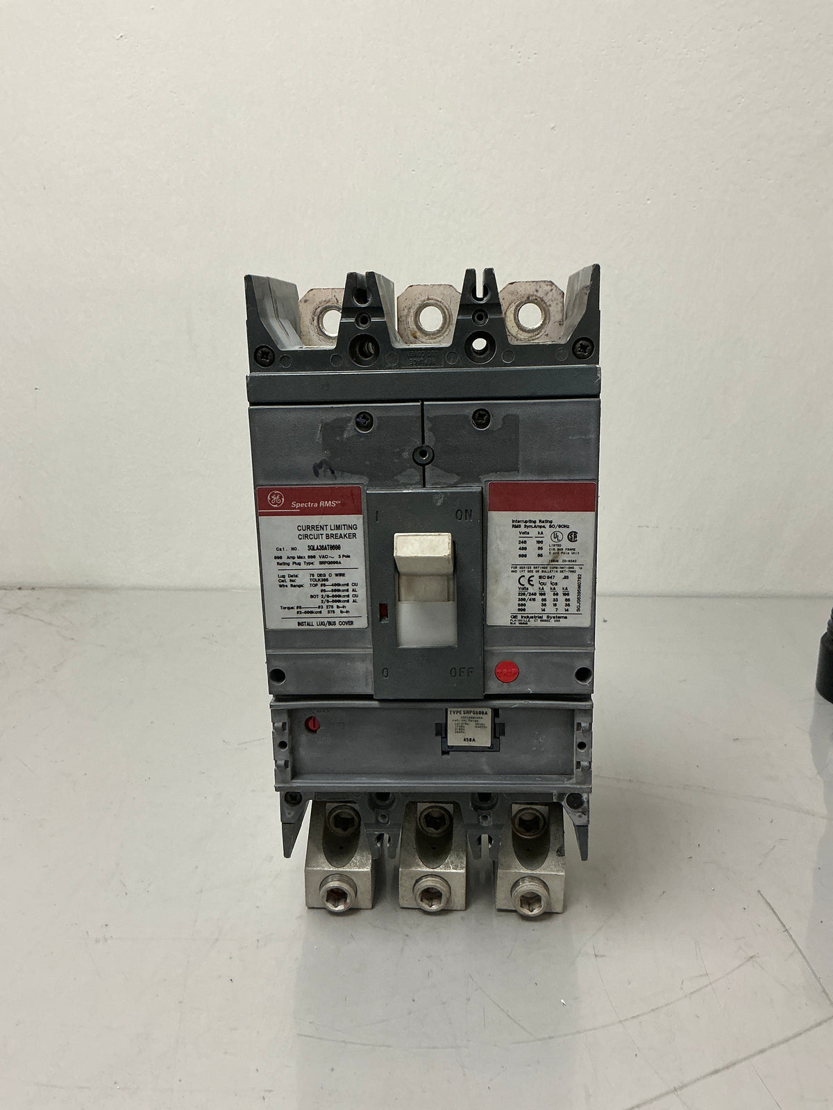 Used GE SGLA36AT0600 3 Pole, 600 Amps, 600 Volts Circuit Breaker