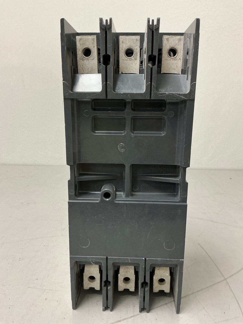 Used GE SFHA36AT0250 3 Pole, 250 Amps, 600 Volts Circuit Breaker