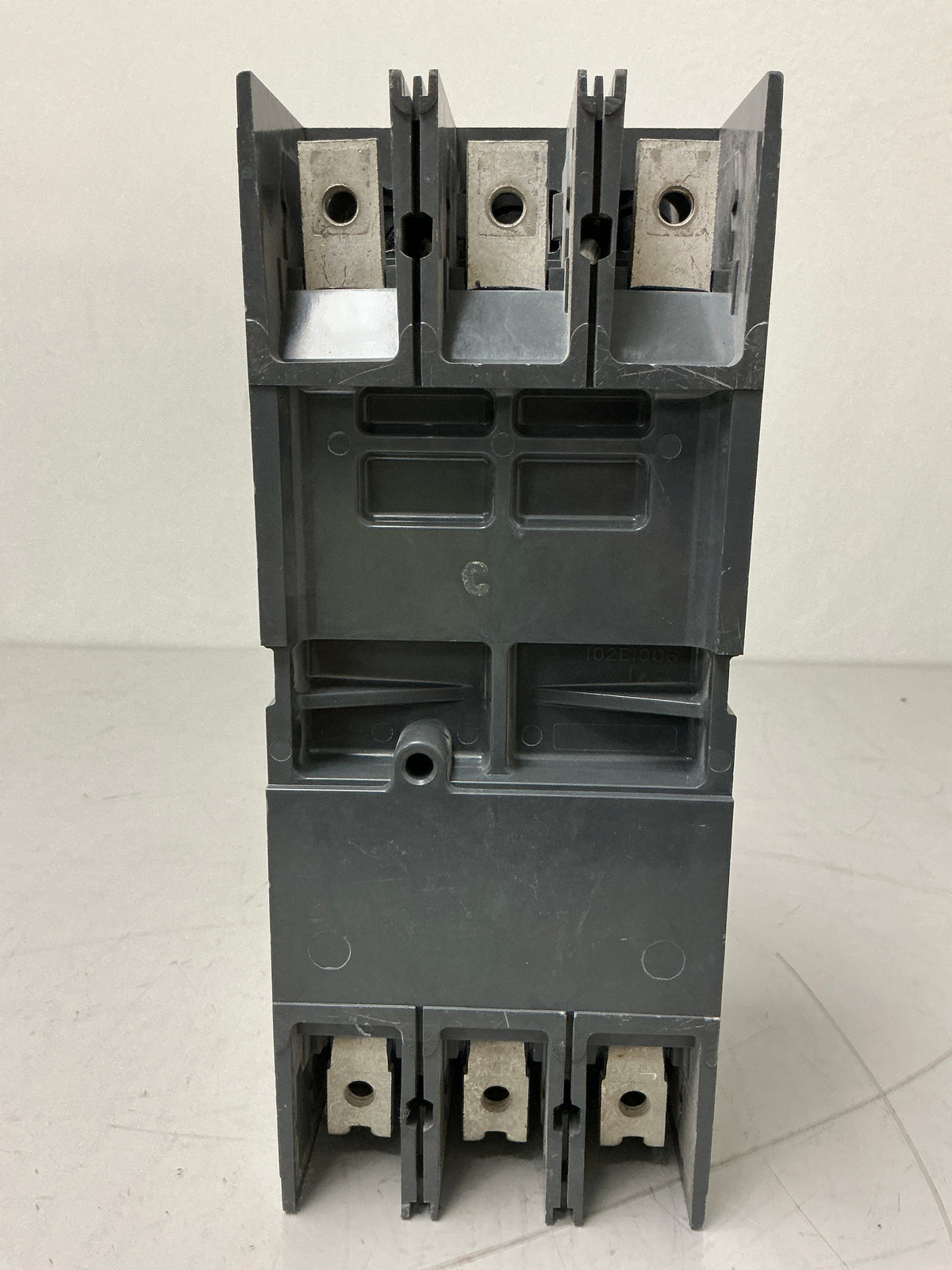 Used GE SFHA36AT0250 3 Pole, 250 Amps, 600 Volts Circuit Breaker