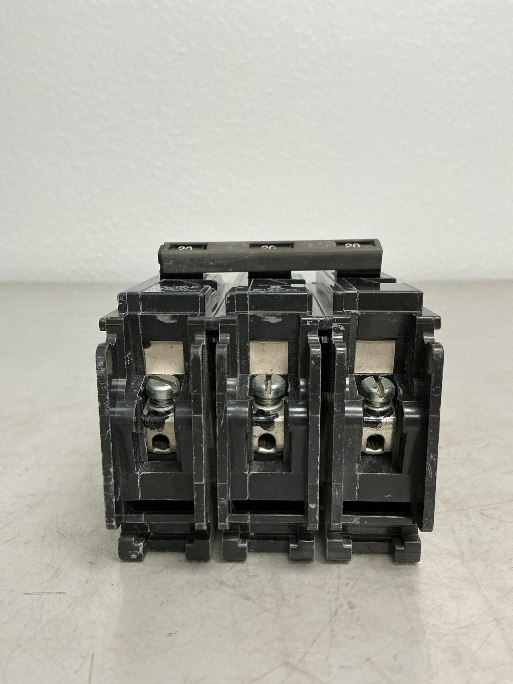 Used Q320 3 Pole, 20 Amps, 240 Volts Circuit Breaker