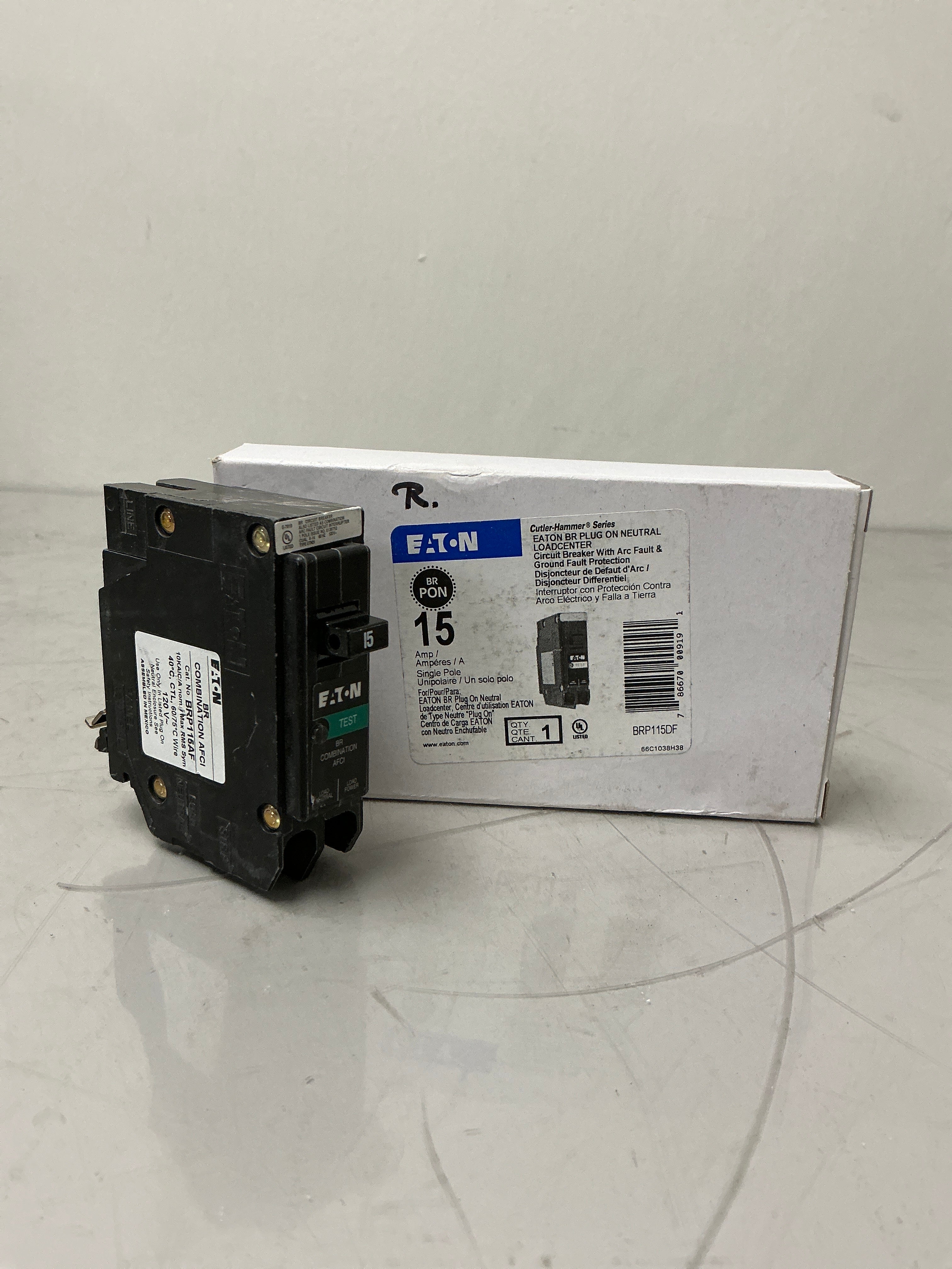New Eaton BRP115DF 1 Pole, 15 Amps, 120 Volts Circuit Breaker