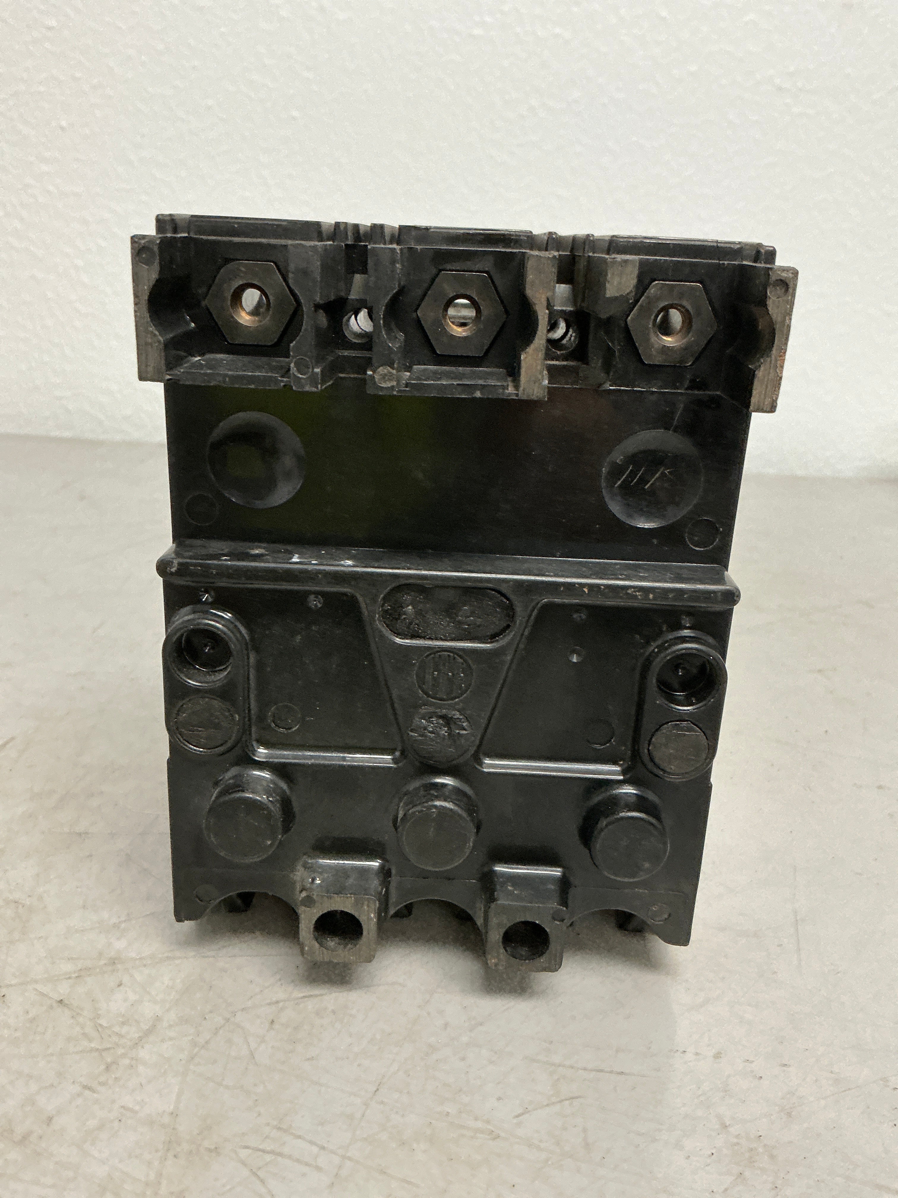 *CHIPPED* Used EH3-B050 3 Pole, 50 Amps, 480 Volts Circuit Breaker