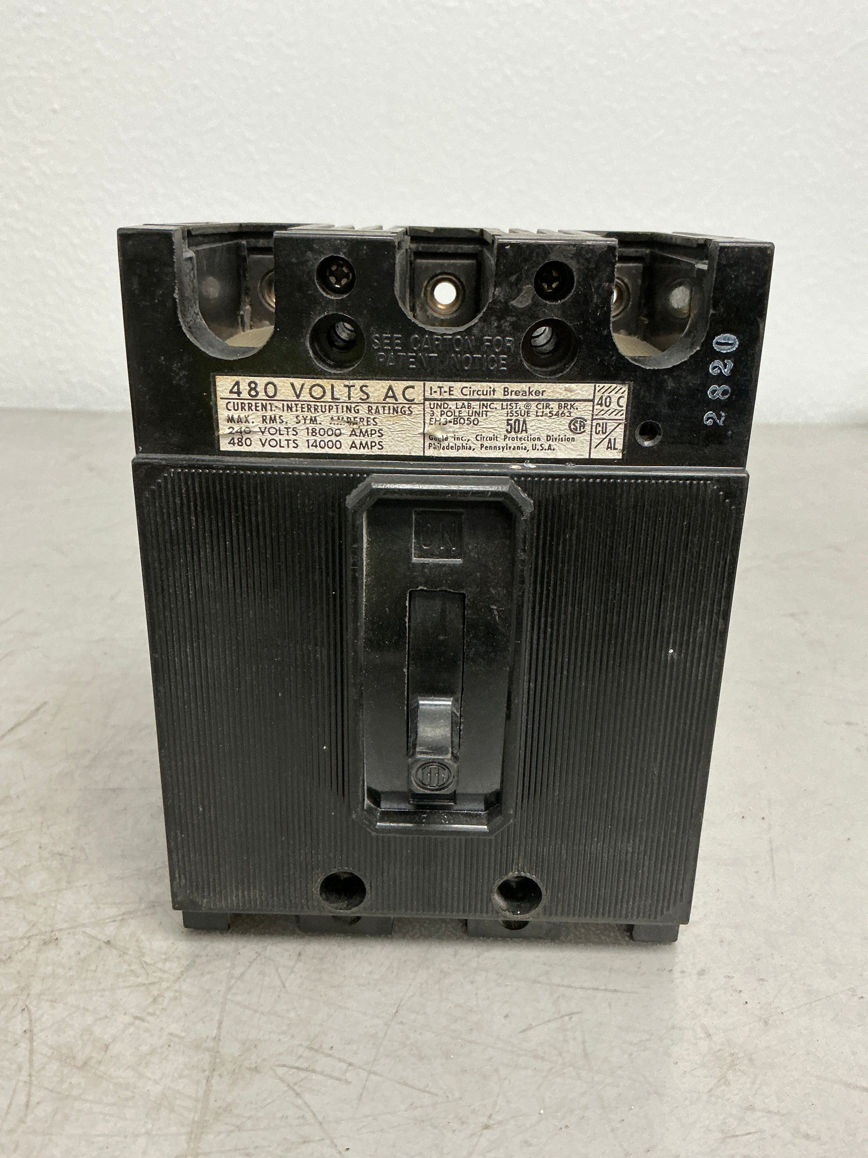 *CHIPPED* Used EH3-B050 3 Pole, 50 Amps, 480 Volts Circuit Breaker