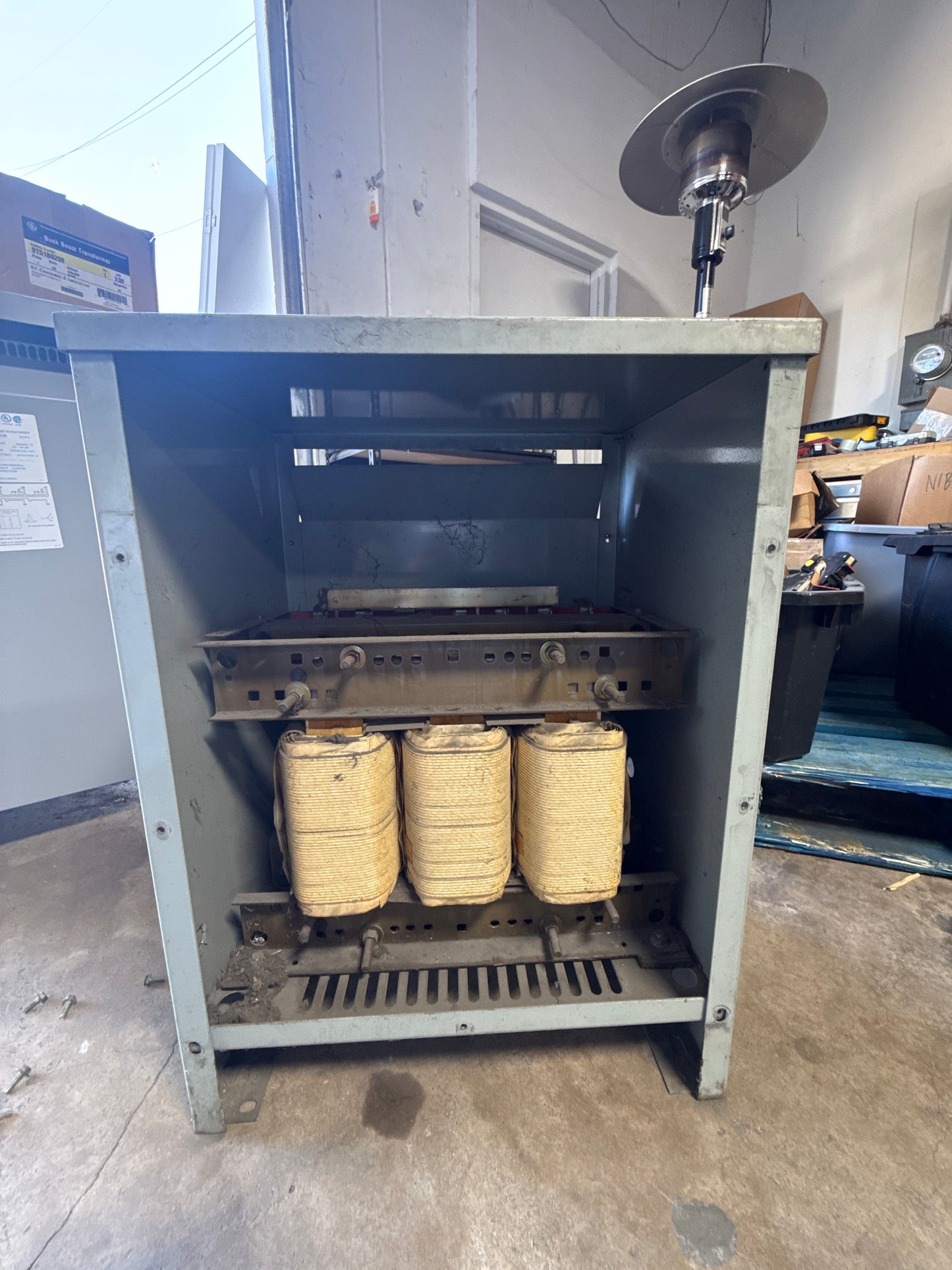 15 KVA Transformer, Primary 480, Seconday 208/120 Volts (item#t1)