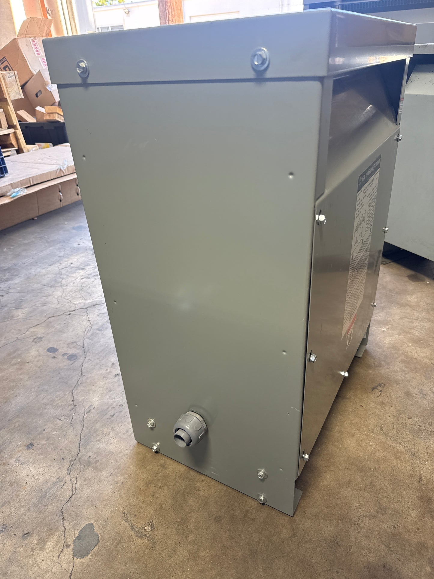 15 KVA Transformer, Primary 240, Seconday 208/120 Volts 3 Phase (item#t4)