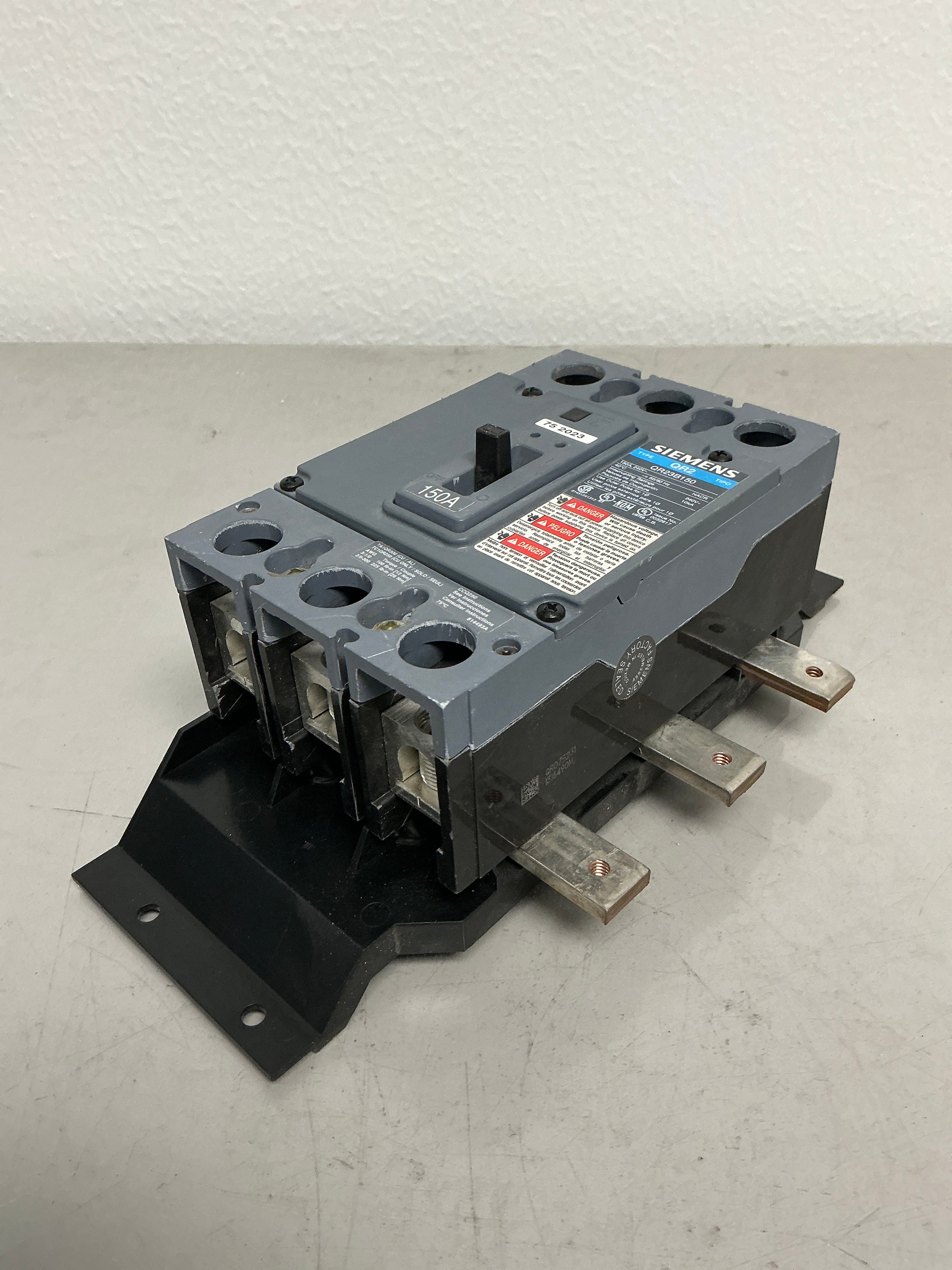 Used QR23B150 150 Amp 240 Volt 3 Pole Breaker With Main Breaker Kit