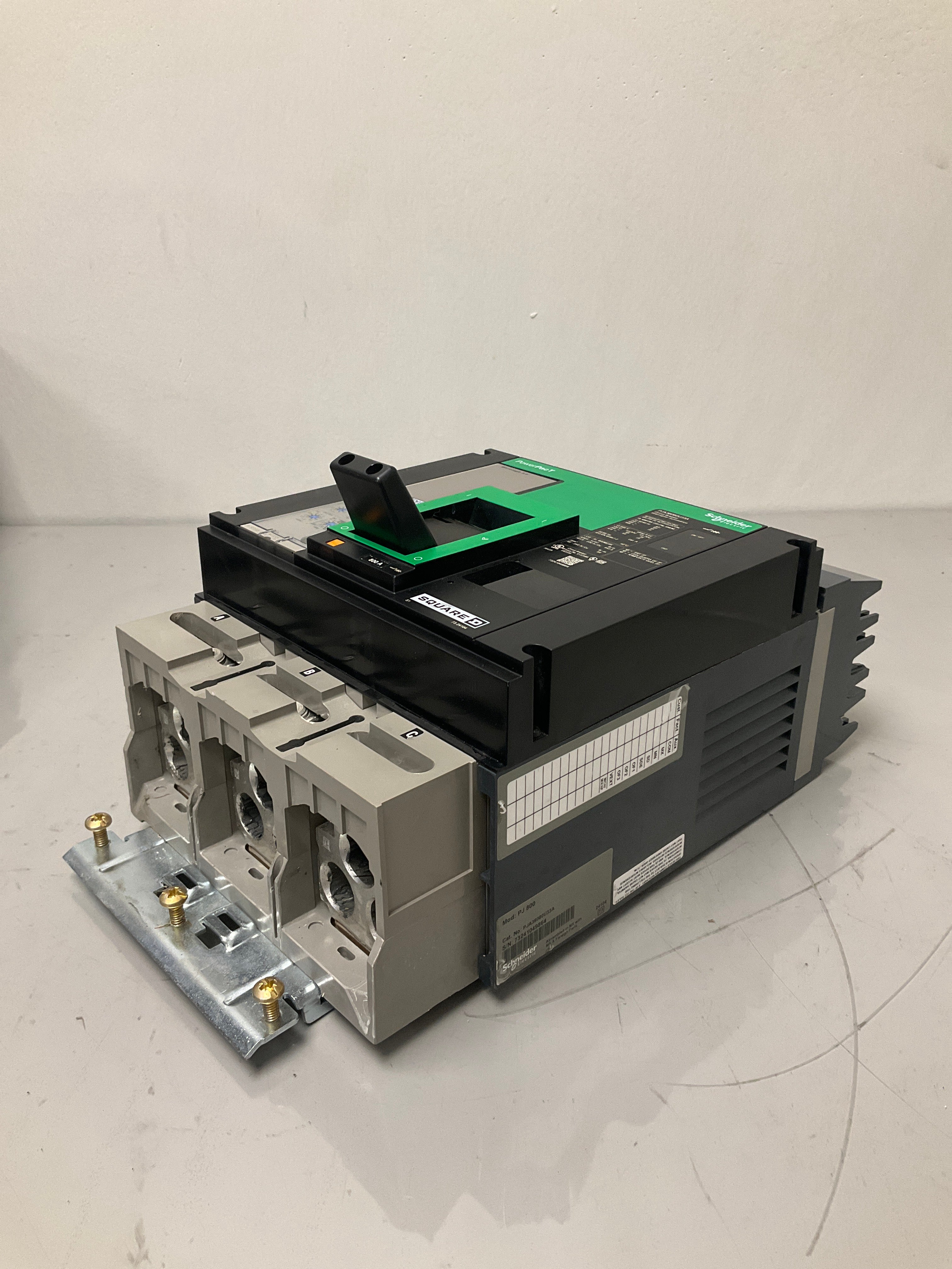Used Square D PJA36080U33A 3 Pole, 800 Amps, 600 Volts Circuit Breaker