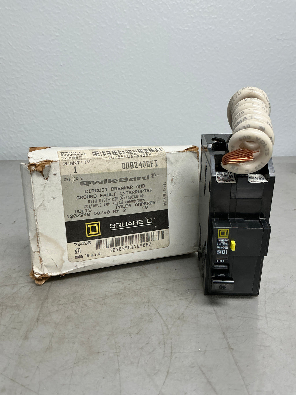 New Square D QOB240GFI 2 Pole, 40 Amps, 120/240 Volts Circuit Breaker